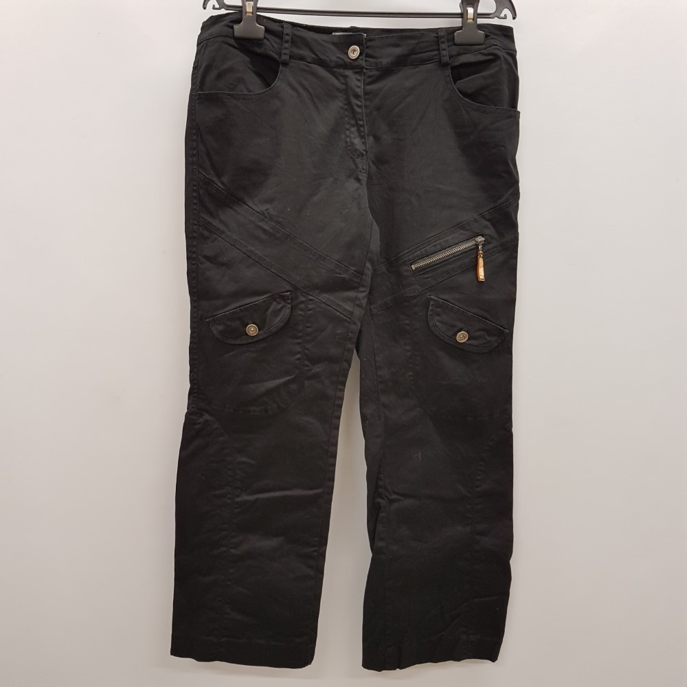 Acheter Pantalon casual noir - AGATHE VELMONT – taille 44 Très bon état - 11,00 € Pantalon casual noir - AGATHE VELMONT – taille 44 Très bon état reconditionné disponible sur Label Emmaüs