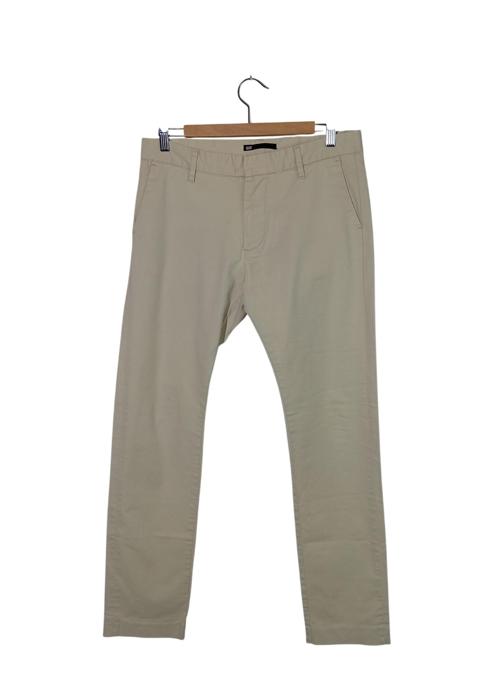Pantalon Chino Beige We W30 L32 (T5706) Très bon état - 10,00 € Pantalon Chino Beige We W30 L32 (T5706) Très bon état reconditionné disponible sur Label Emmaüs