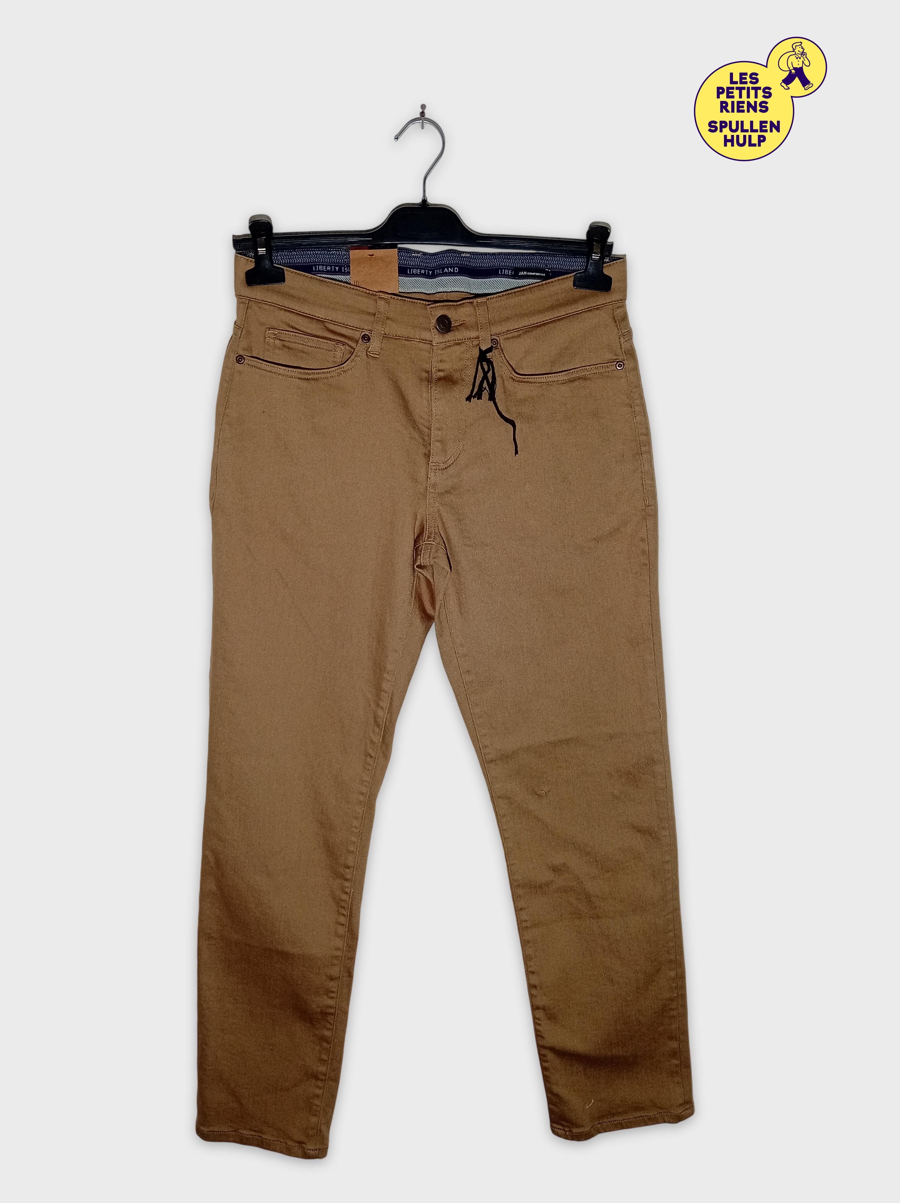 Pantalon Chino Liberty Island Marron Clair L (T3684) Bon état - 10,00 € Pantalon Chino Liberty Island Marron Clair L (T3684) Bon état reconditionné disponible sur Label Emmaüs