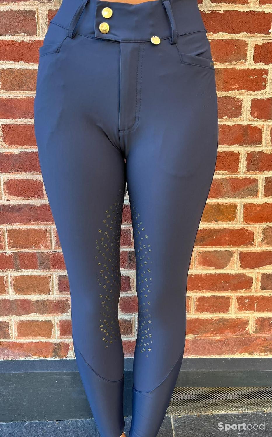 Pantalon d’équitation Pomme bleu marine Très bon état reconditionné disponible sur Sporteed