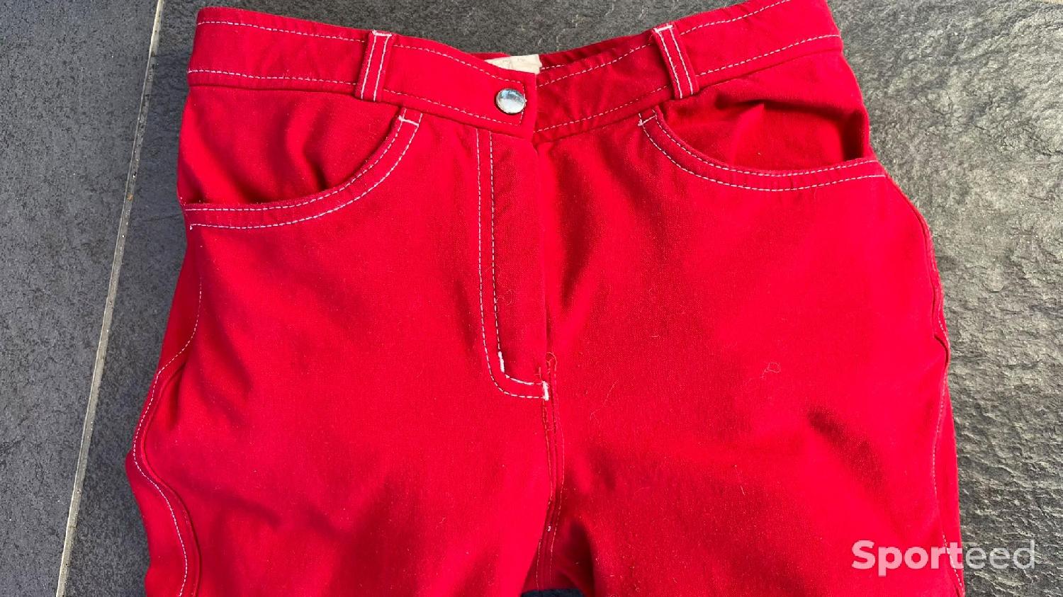 Pantalon d’équitation rouge Très bon état reconditionné disponible sur Sporteed