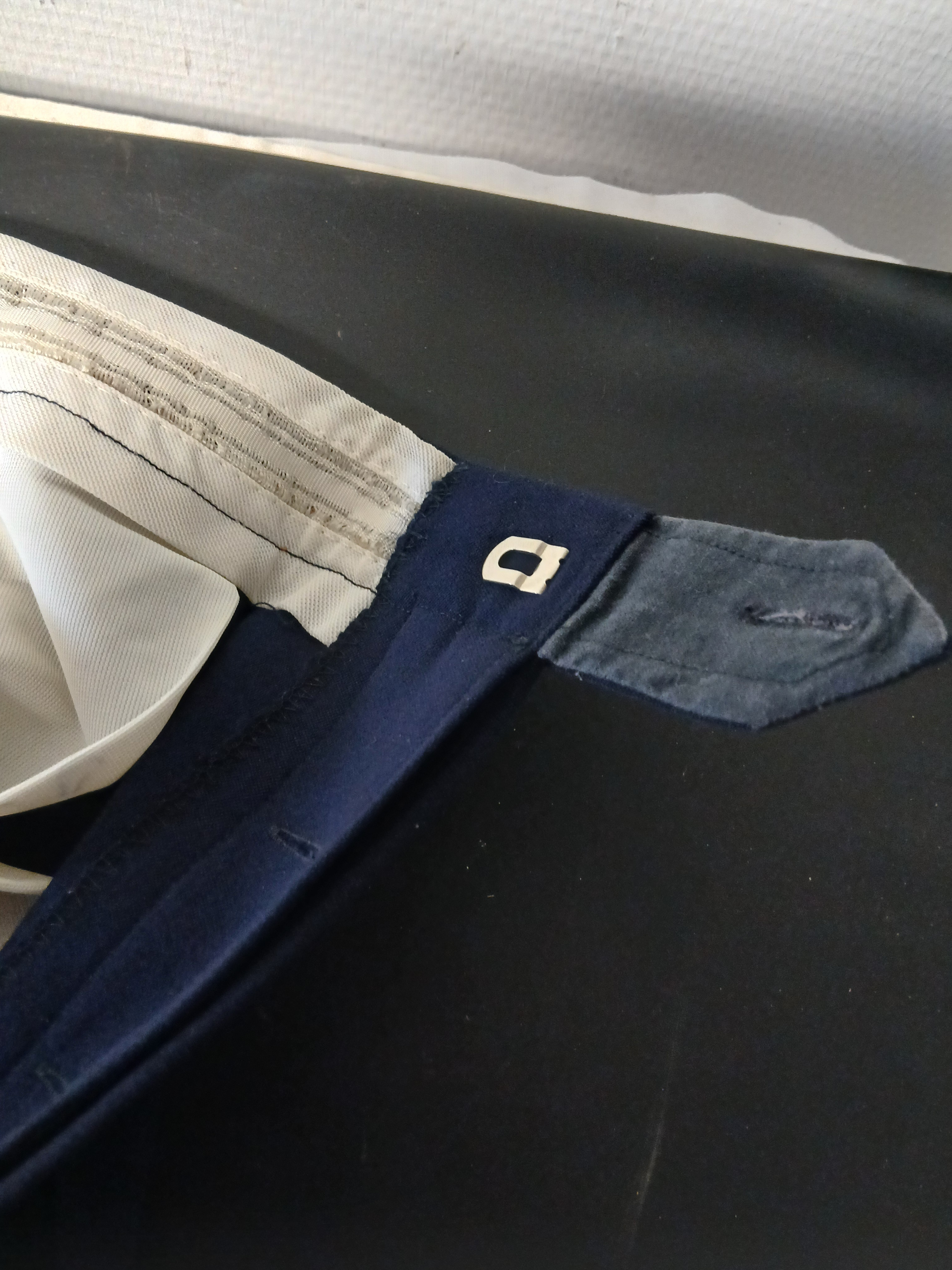 Voir photo 6 de Pantalon d'officier supérieur de marine modéle 1834 ( III république) Pantalon d'officier supérieur de marine modéle 1834 ( III république) Très bon état reconditionné photo 6