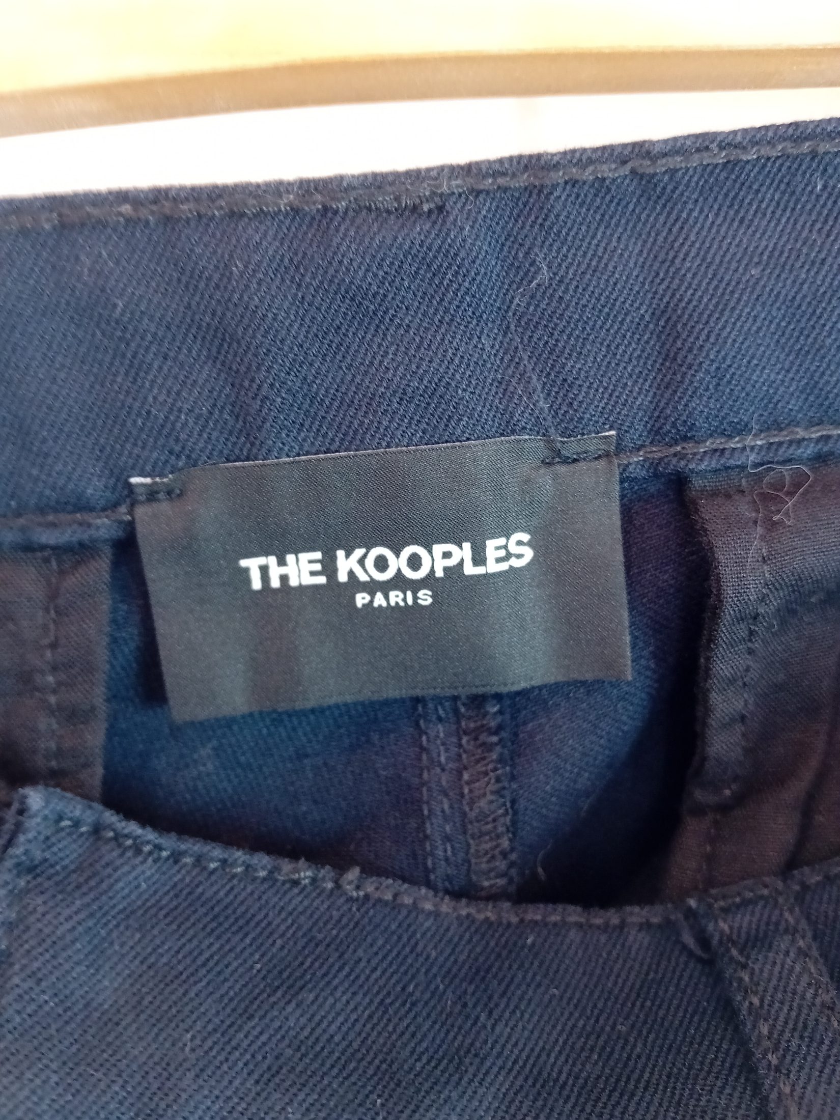 Voir photo 4 de Pantalon De Costume The Kooples Bleu Marine Bandes Latérales (T5902) Pantalon De Costume The Kooples Bleu Marine Bandes Latérales (T5902) Très bon état reconditionné photo 4