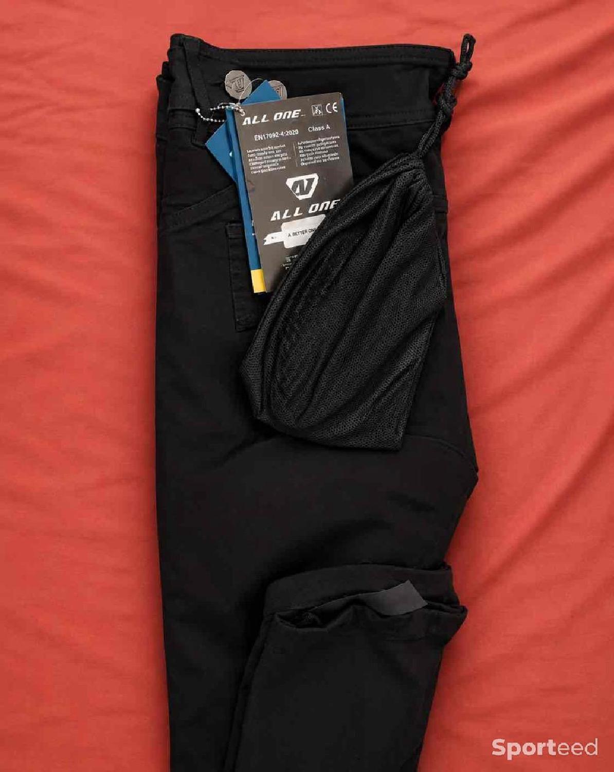Pantalon de moto femme All One neuf avec étiquettes Comme neuf (c'est déjà la condition standard) reconditionné disponible sur Sporteed