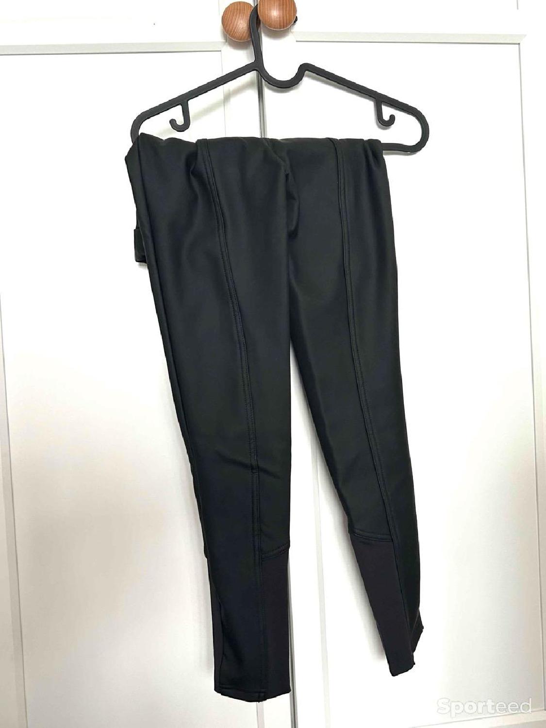 Pantalon en cuir Neuf Decathlon reconditionné disponible sur Sporteed | Dero