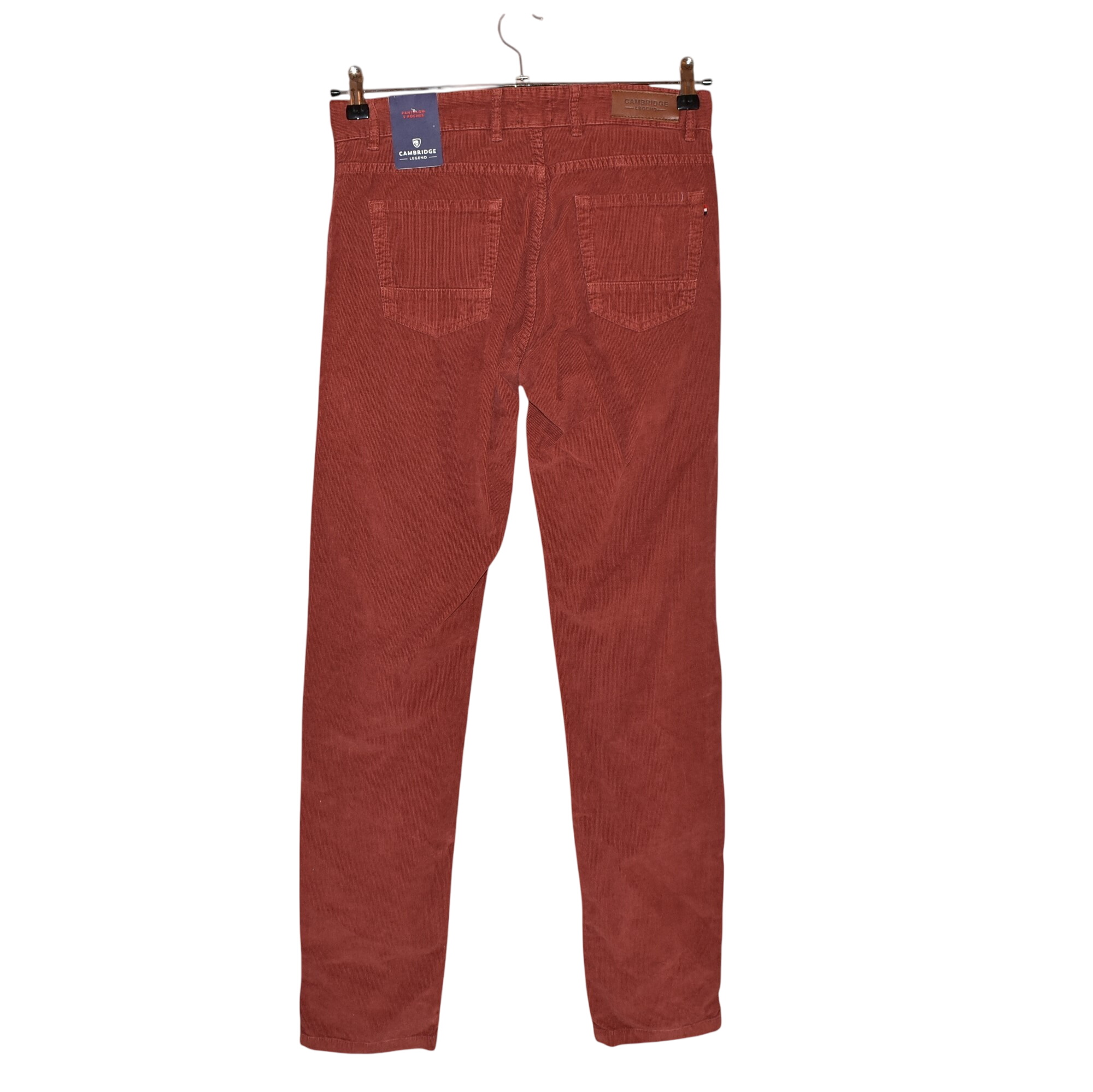 Acheter Pantalon en velours pour homme - CAMBRIDGE LEGEND Parfait état - 13,50 € Pantalon en velours pour homme - CAMBRIDGE LEGEND Parfait état reconditionné disponible sur Label Emmaüs