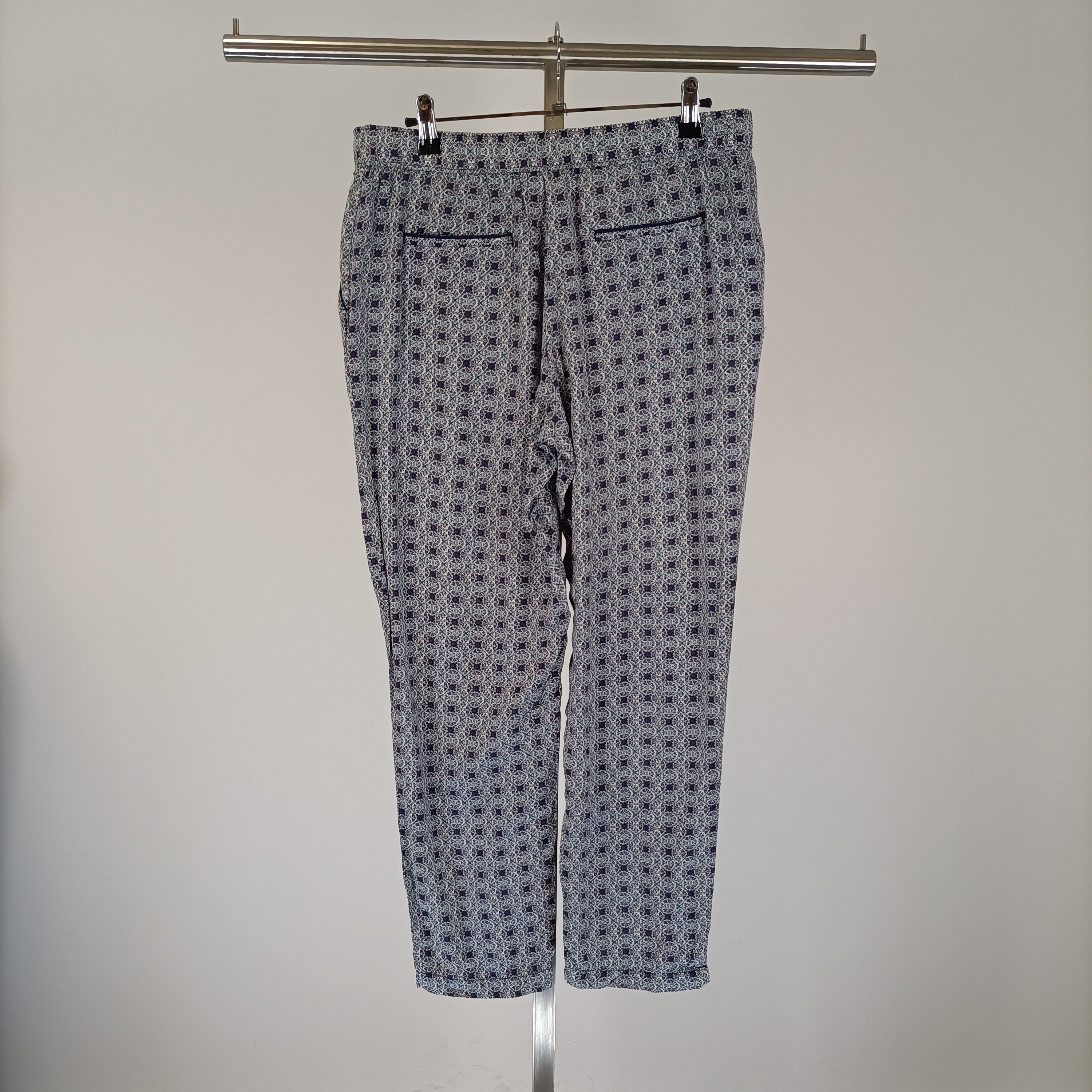 Voir photo 3 de Pantalon Esprit imprimé graphique taille 40 Pantalon Esprit imprimé graphique taille 40 Parfait état reconditionné photo 3