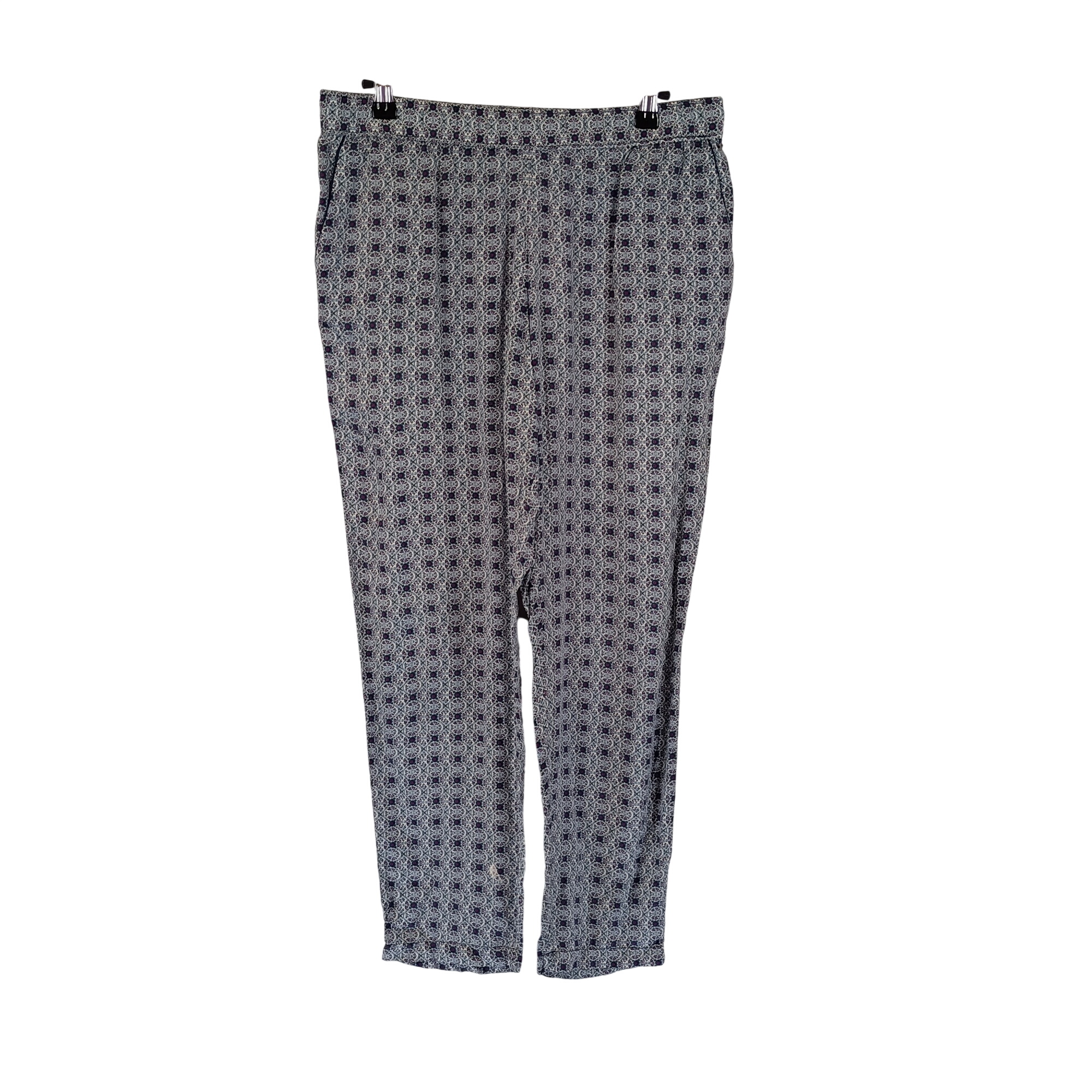 Acheter Pantalon Esprit imprimé graphique taille 40 Parfait état - 10,00 € Pantalon Esprit imprimé graphique taille 40 Parfait état reconditionné disponible sur Label Emmaüs