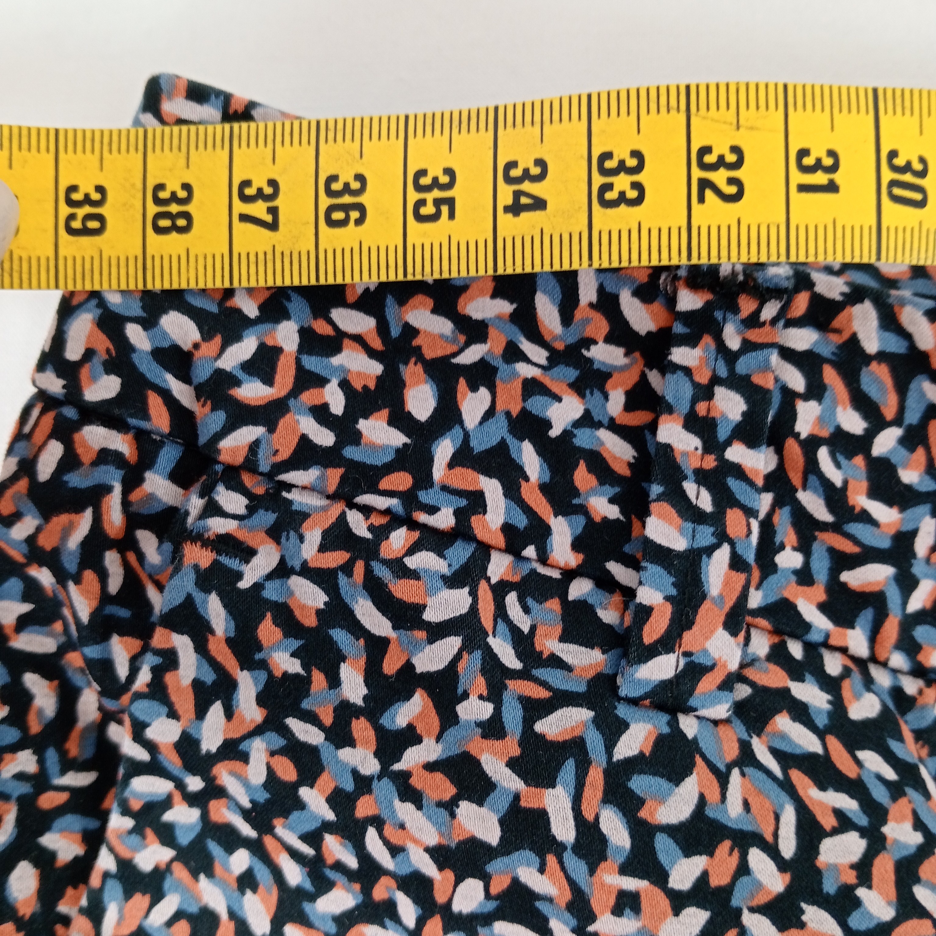Voir photo 6 de Pantalon femme - marque Teddy Smith - coupe longue - couleur noir et bleu - taille M (37/38) Pantalon femme - marque Teddy Smith - coupe longue - couleur noir et bleu - taille M (37/38) Très bon état reconditionné photo 6