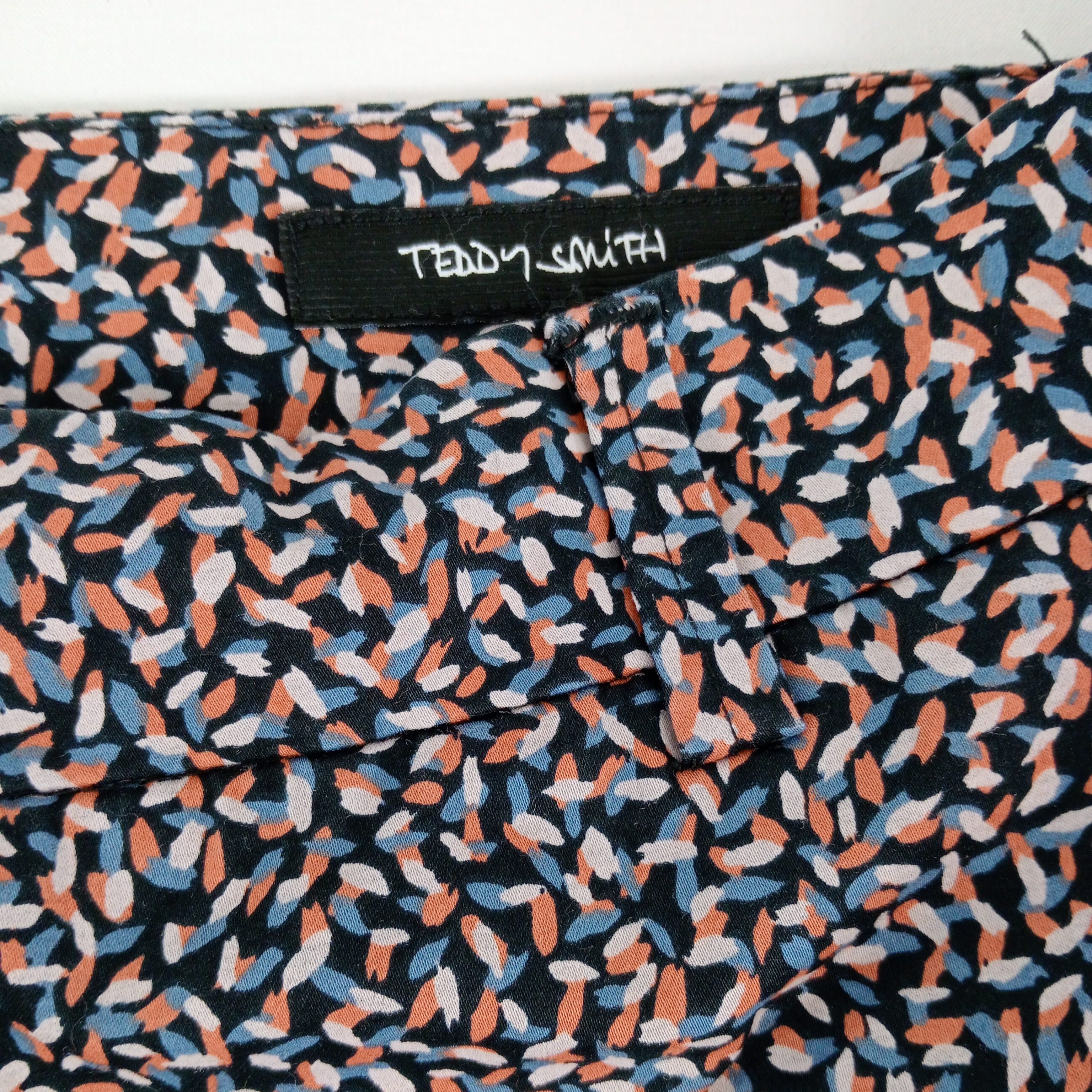 Voir photo 9 de Pantalon femme - marque Teddy Smith - coupe longue - couleur noir et bleu - taille M (37/38) Pantalon femme - marque Teddy Smith - coupe longue - couleur noir et bleu - taille M (37/38) Très bon état reconditionné photo 9