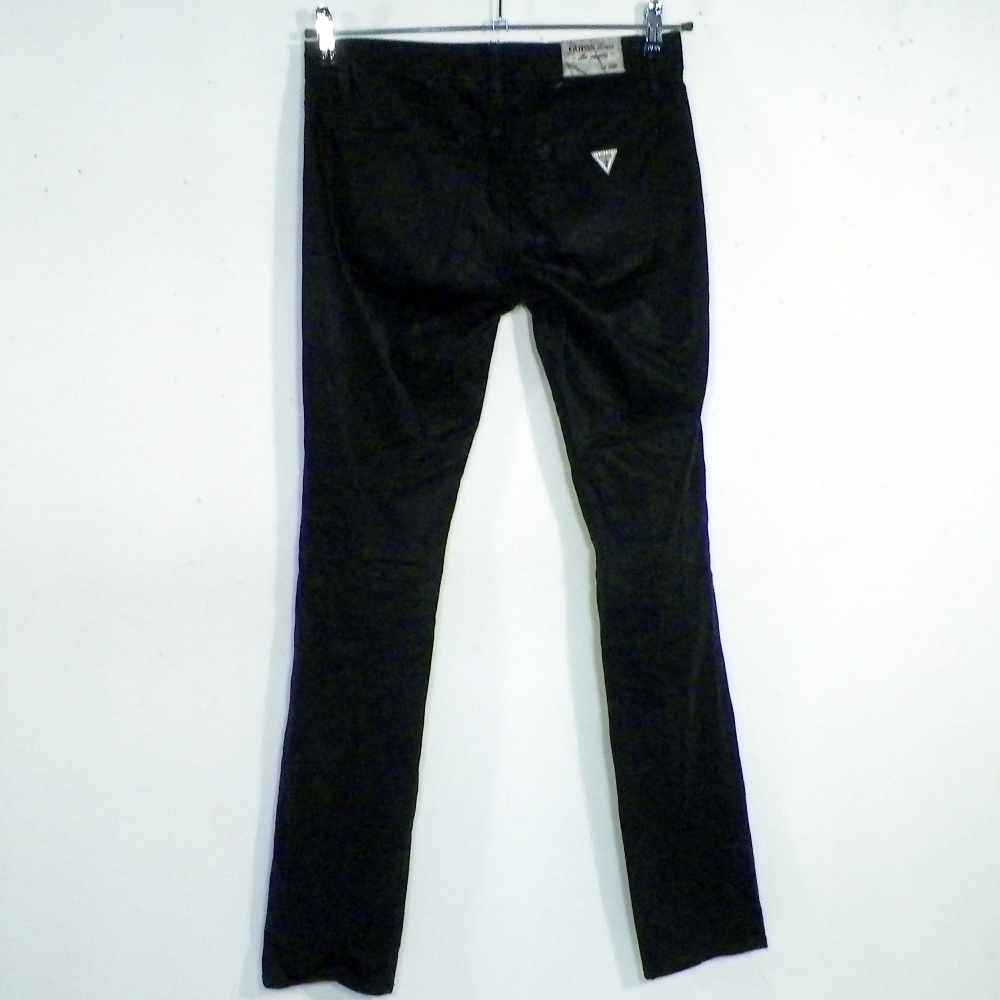 Voir photo 2 de Pantalon Femme Noir GUESS Taille Estimé 38. Pantalon Femme Noir GUESS Taille Estimé 38. Bon état reconditionné photo 2
