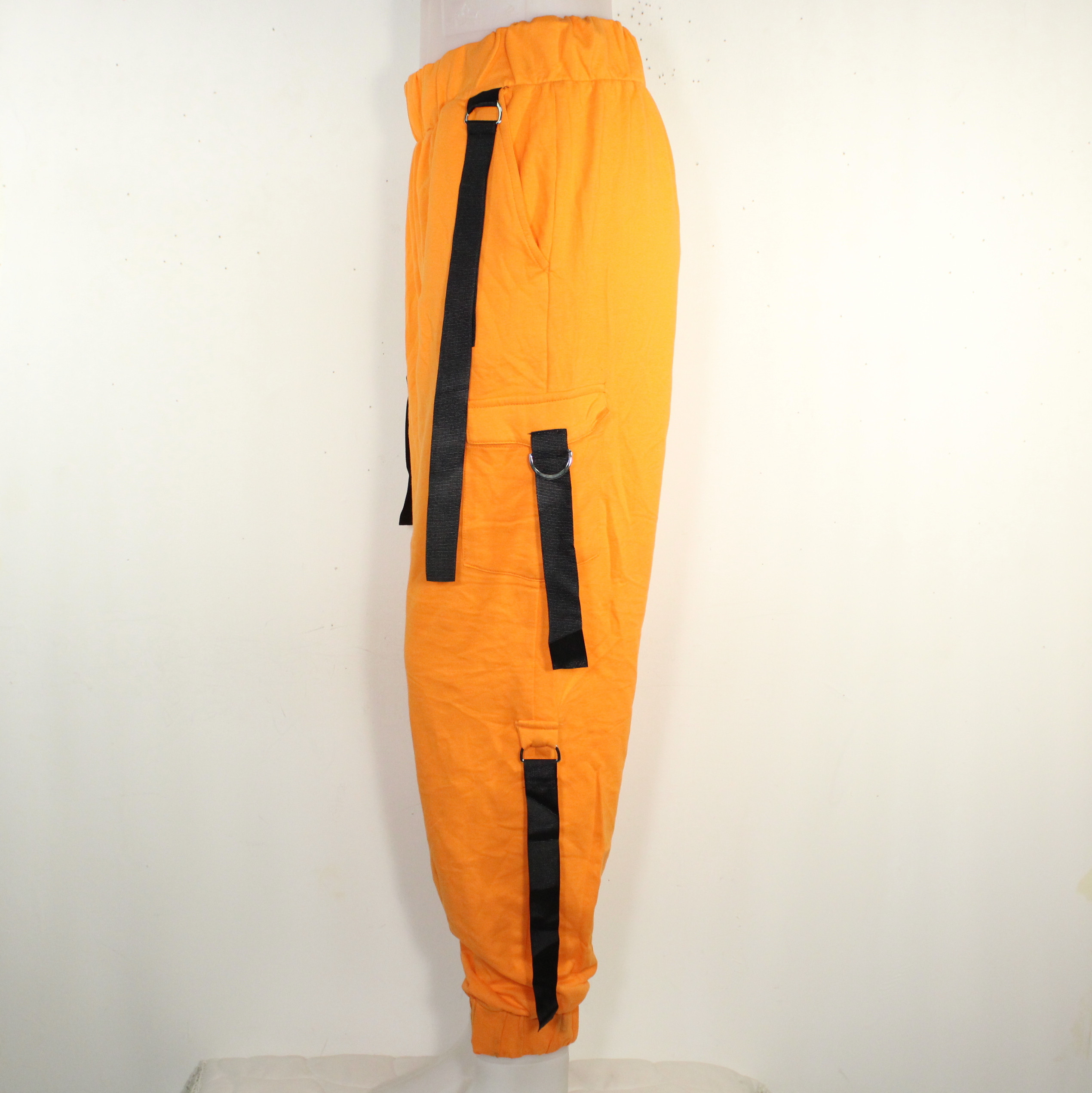 Acheter Pantalon Femme Orange ASOS Taille 38 Très bon état - 11,50 € Pantalon Femme Orange ASOS Taille 38 Très bon état reconditionné disponible sur Label Emmaüs