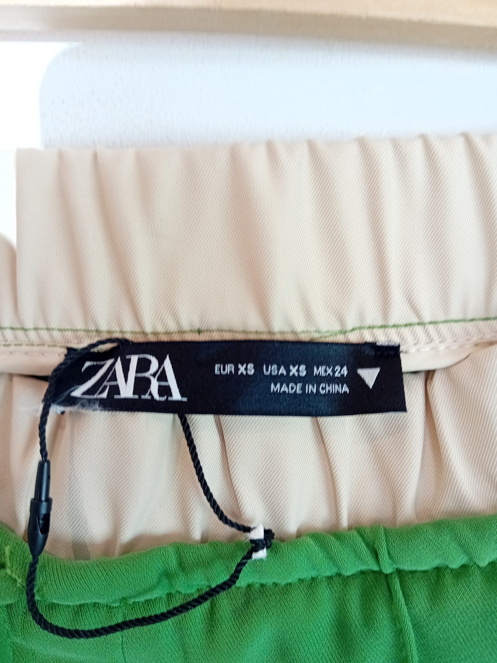 Voir photo 5 de Pantalon Fluide Vert Zara (T5943) Pantalon Fluide Vert Zara (T5943) reconditionné photo 5