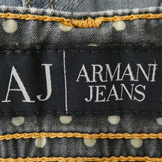 Voir photo 4 de Pantalon jeans bleu - Femme - Armani Jeans - Taille 36 Pantalon jeans bleu - Femme - Armani Jeans - Taille 36 Très bon état reconditionné photo 4