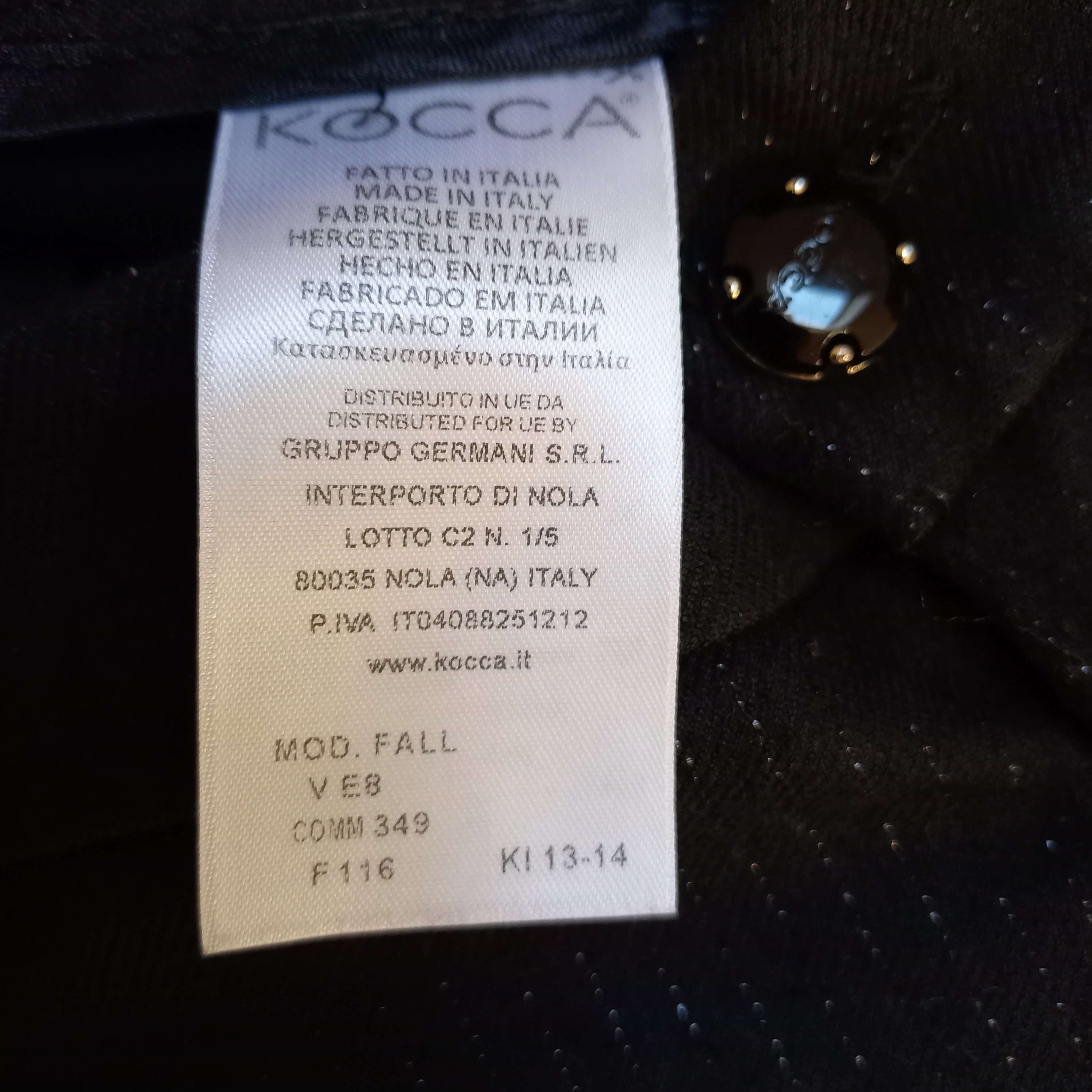 Voir photo 6 de Pantalon "kocca" noir fines rayures paillettéesrabat sur les 4 poches Pantalon "kocca" noir fines rayures paillettéesrabat sur les 4 poches Très bon état reconditionné photo 6