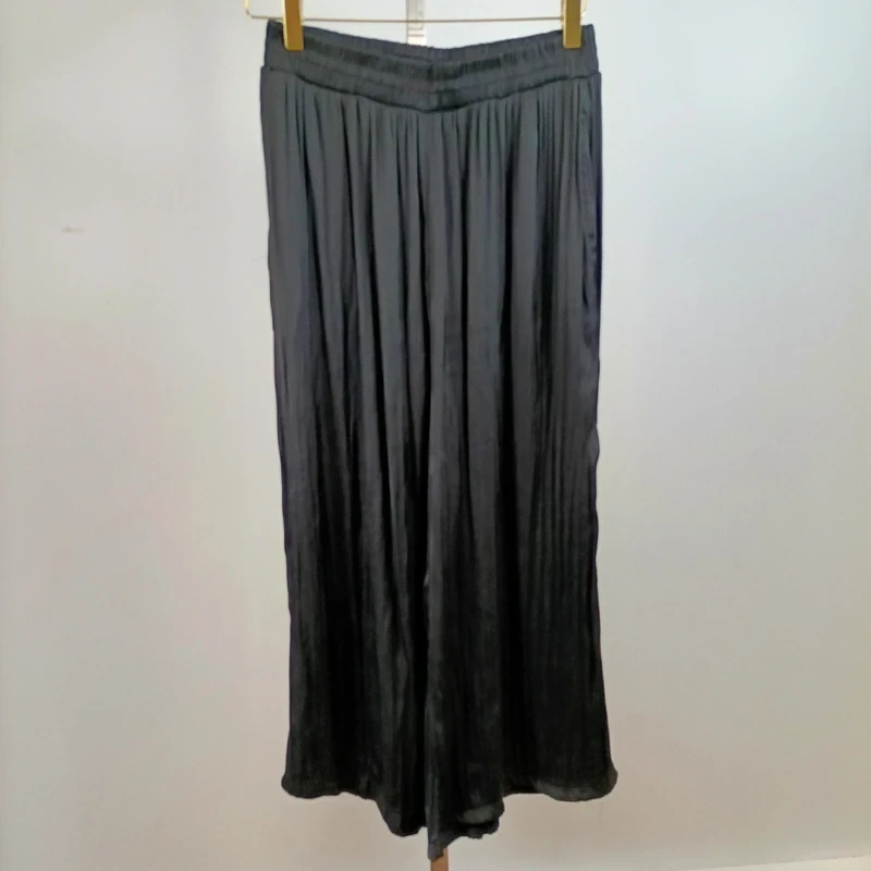 Voir photo 4 de Pantalon large noir plissé taille élastique fluide - taille 42 Manoukian Pantalon large noir plissé taille élastique fluide - taille 42 Manoukian Parfait état reconditionné photo 4