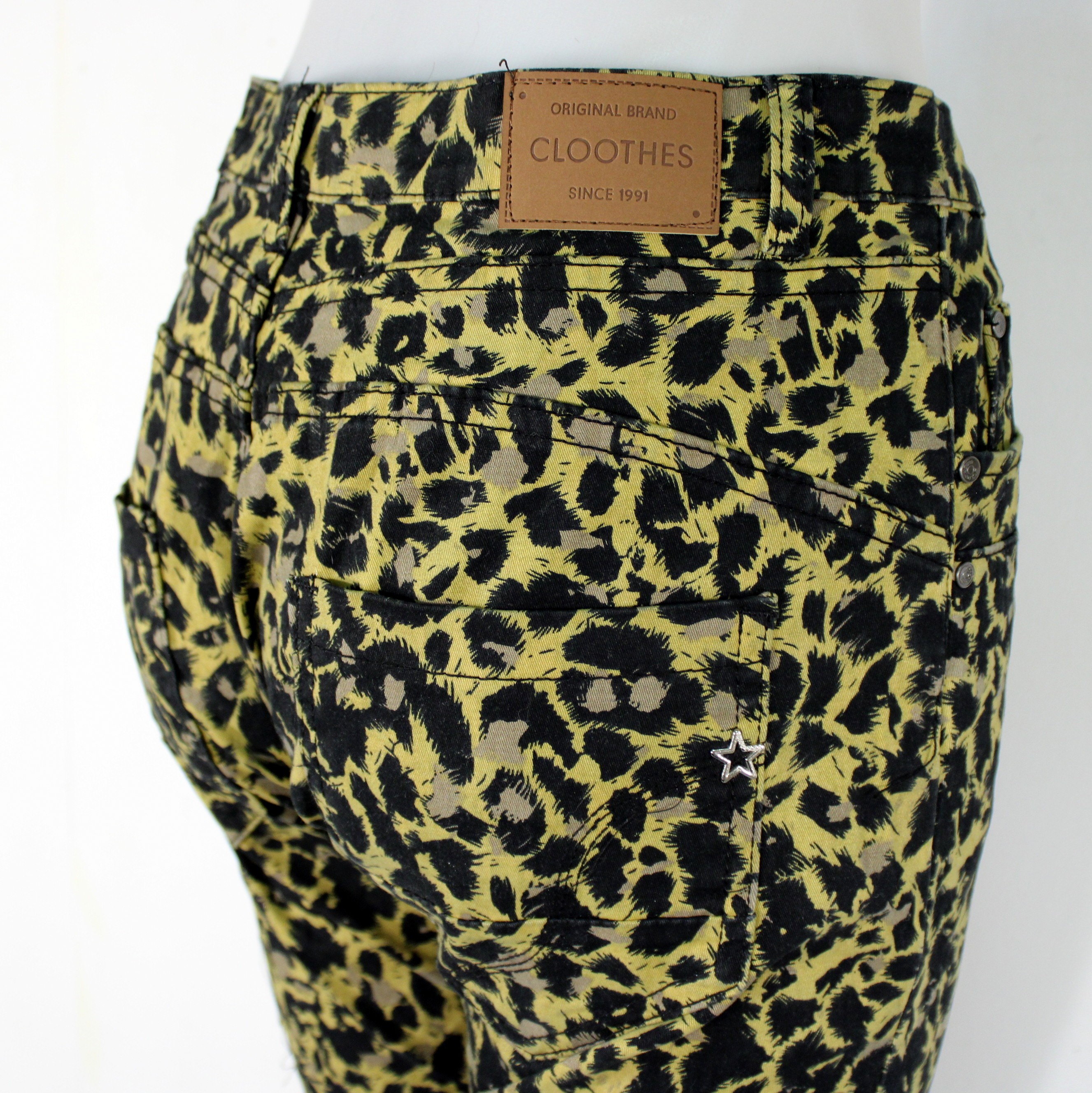 Voir photo 5 de Pantalon Noir & Moutarde Léopard CLOOTHERS Taille 38 Pantalon Noir & Moutarde Léopard CLOOTHERS Taille 38 Très bon état reconditionné photo 5