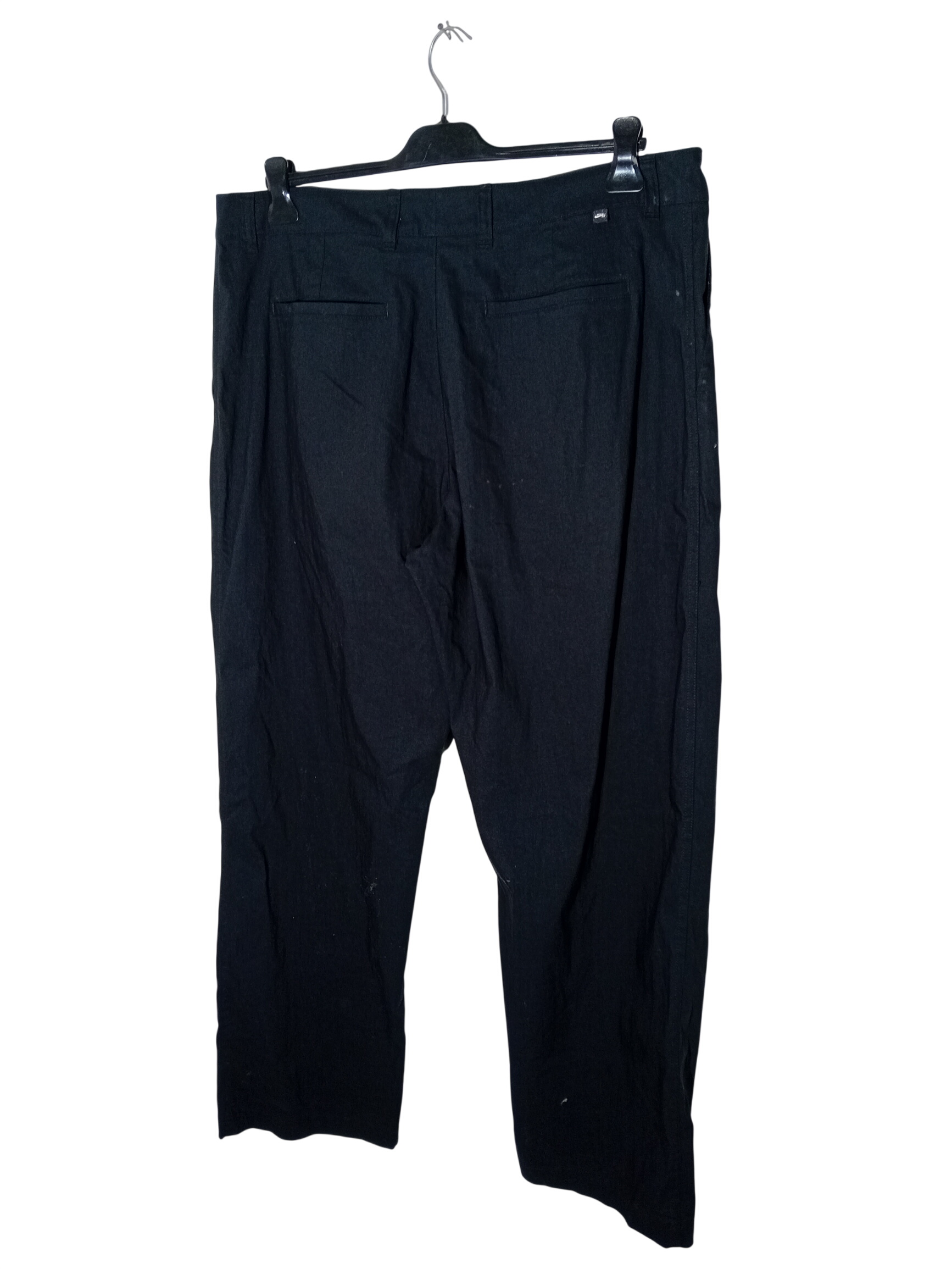 Voir photo 2 de Pantalon Noir Nike Sb Sb Coupe Droite M 38 (T3706) Pantalon Noir Nike Sb Sb Coupe Droite M 38 (T3706) Bon état reconditionné photo 2