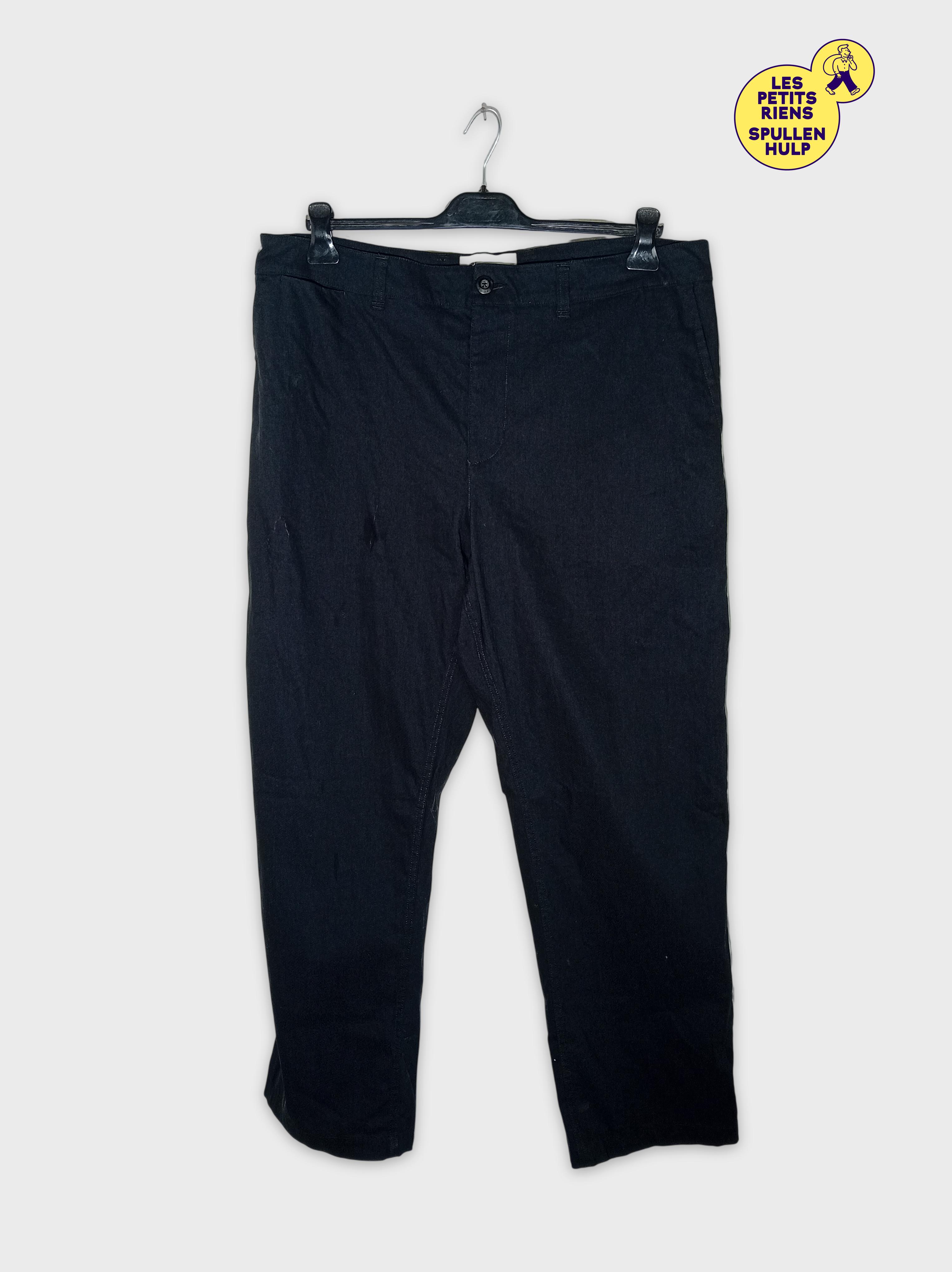 Pantalon Noir Nike Sb Sb Coupe Droite M 38 (T3706) Bon état - 22,00 € Pantalon Noir Nike Sb Sb Coupe Droite M 38 (T3706) Bon état reconditionné disponible sur Label Emmaüs