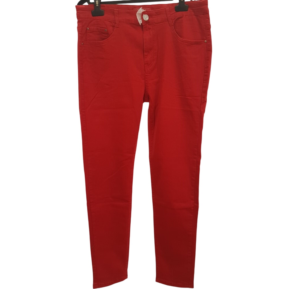 Acheter Pantalon rouge vif - VOGGO - Taille 46 Parfait état - 10,00 € Pantalon rouge vif - VOGGO - Taille 46 Parfait état reconditionné disponible sur Label Emmaüs