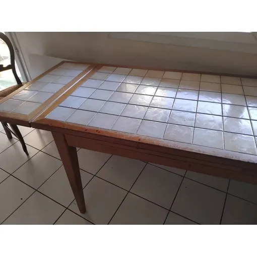 Particulier sérieux propose très jolie table de cuisine marbre avec pieds et contours bois. Pas sérieux merci de s'abstenir Bon état reconditionné disponible sur Rakuten