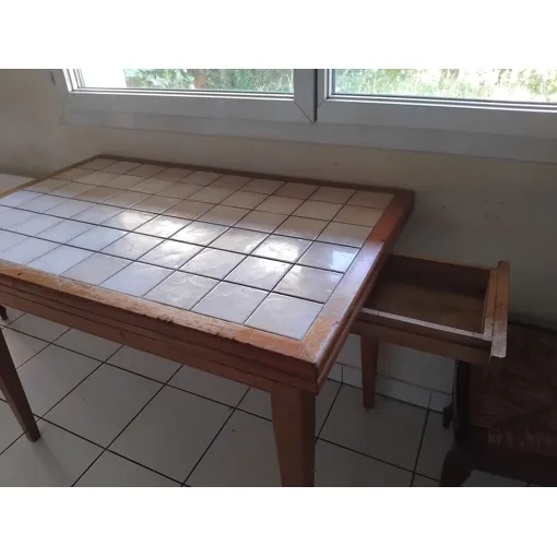 Particulier Vends Très Belle Table De Cuisine Assez Haute Effet Marbre Au Dessus Avec Contour Et Pieds En Bois. Elle Comprend Également Une Rallonge Et Un Tiroir. Pas Sérieux S'Abstenir. Merci Bon état reconditionné disponible sur Rakuten