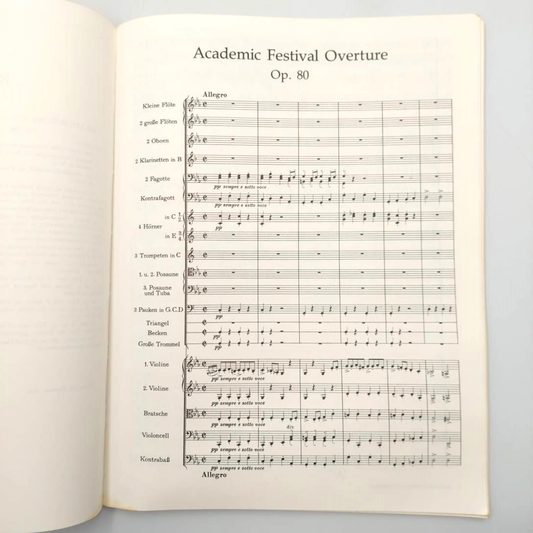 Voir photo 4 de Partition – Johannes Brahms / Joseph Haydn. 1984. Editions Dover Publications. En anglais. 100 pages. Partition – Johannes Brahms / Joseph Haydn. 1984. Editions Dover Publications. En anglais. 100 pages. Bon état reconditionné photo 4