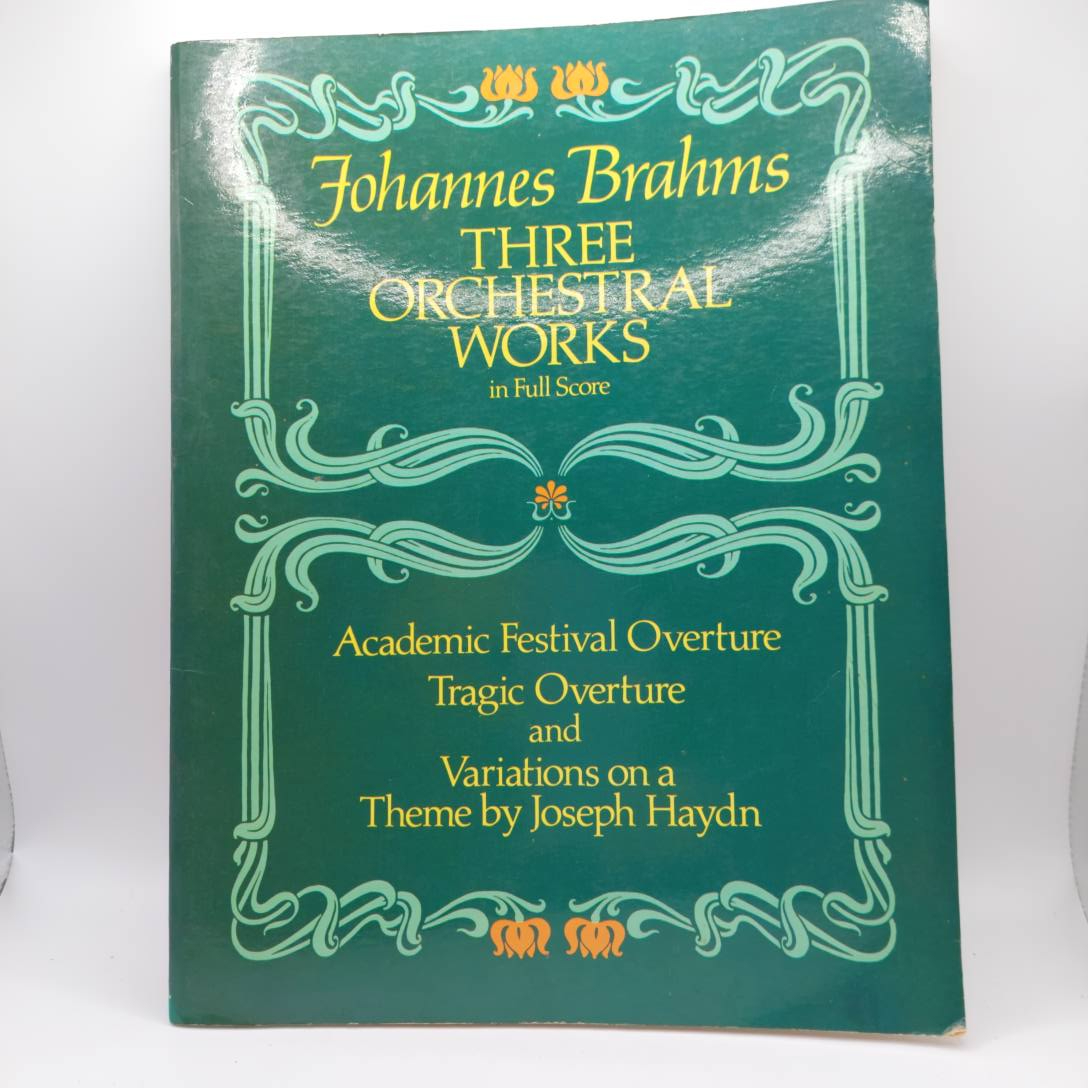 Acheter Partition – Johannes Brahms / Joseph Haydn. 1984. Editions Dover Publications. En anglais. 100 pages Bon état - 10,00 € Partition – Johannes Brahms / Joseph Haydn. 1984. Editions Dover Publications. En anglais. 100 pages Bon état reconditionné disponible sur Label Emmaüs