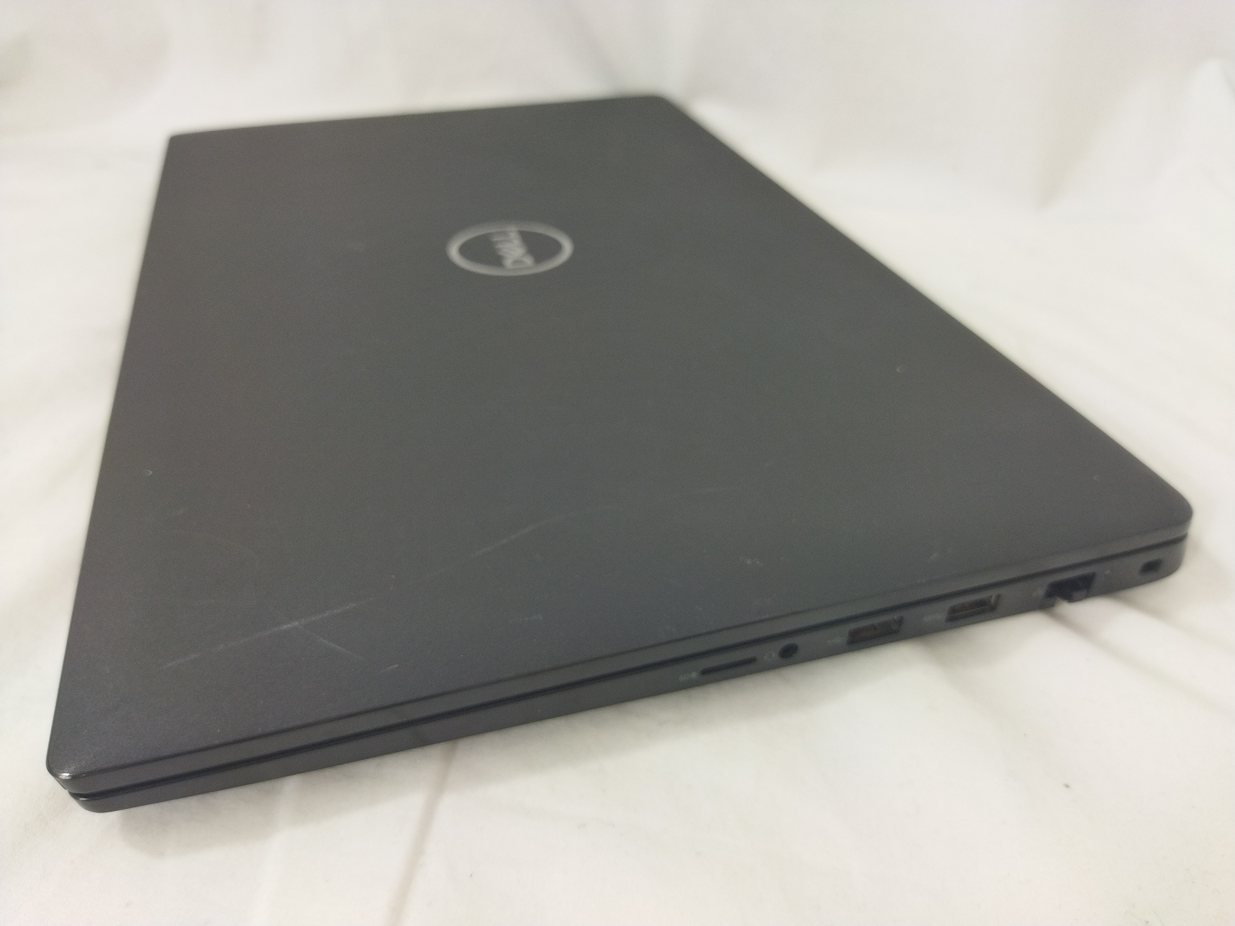 Voir photo 2 de Pc Portable DELL Latitude 3520 11e Génération reconditionné en très bon état Pc Portable DELL Latitude 3520 11e Génération reconditionné en très bon état Très bon état reconditionné photo 2