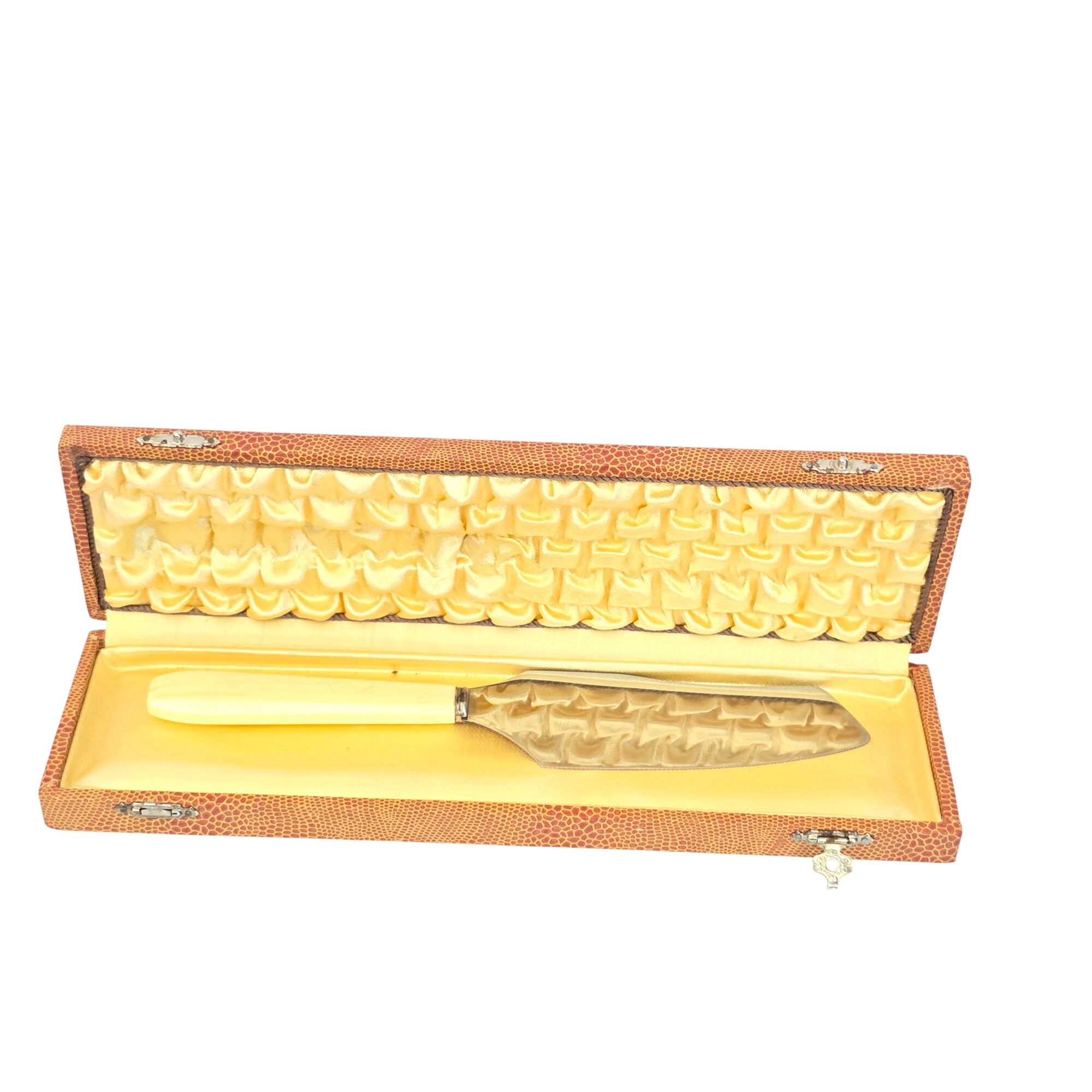 Pelle à gâteau ancienne Bon état - 10,00 € Pelle à gâteau ancienne Bon état reconditionné disponible sur Label Emmaüs
