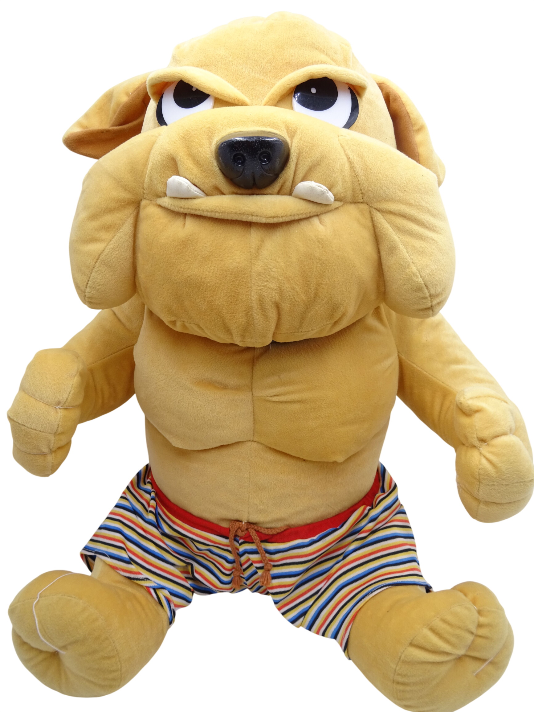 Peluche chien bouledogue anglais avec short État correct - 12,00 € Peluche chien bouledogue anglais avec short État correct reconditionné disponible sur Label Emmaüs