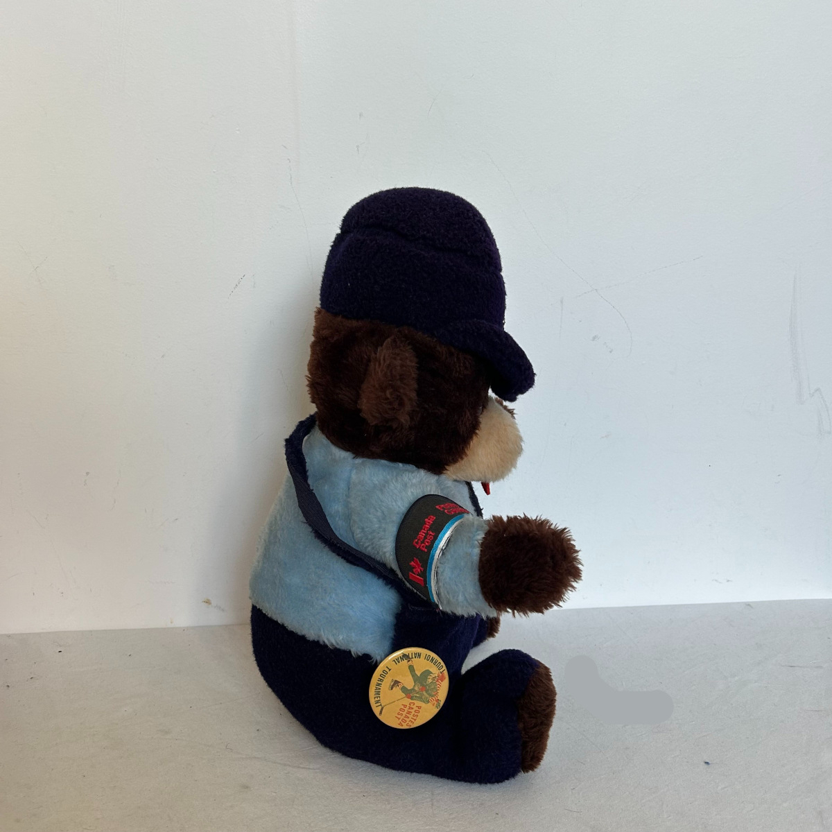 Voir photo 4 de Peluche d'ours vintage "postes Canada" Peluche d'ours vintage "postes Canada" Bon état reconditionné photo 4