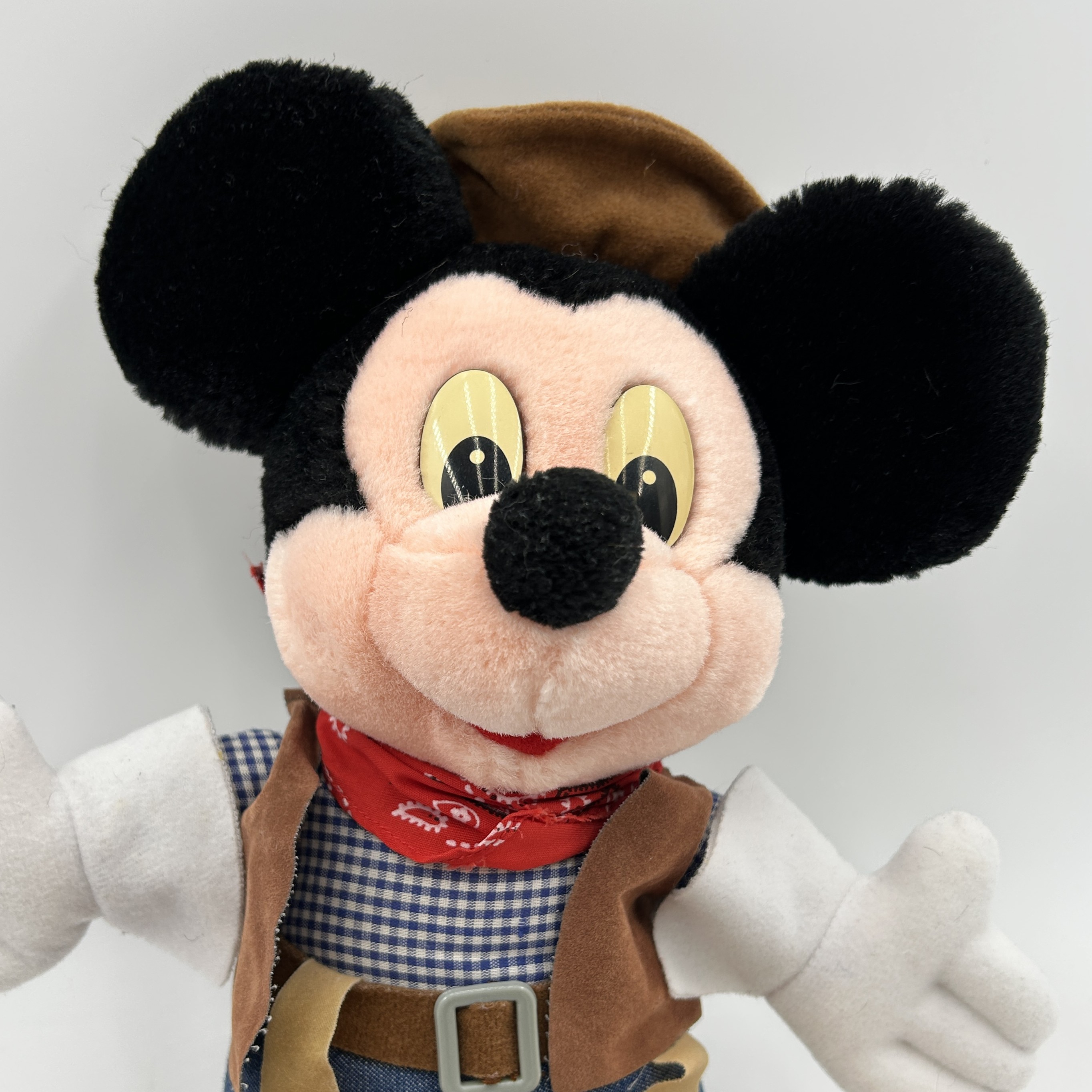Voir photo 2 de Peluche Mickey Cow Boy Peluche Mickey Cow Boy Bon état reconditionné photo 2