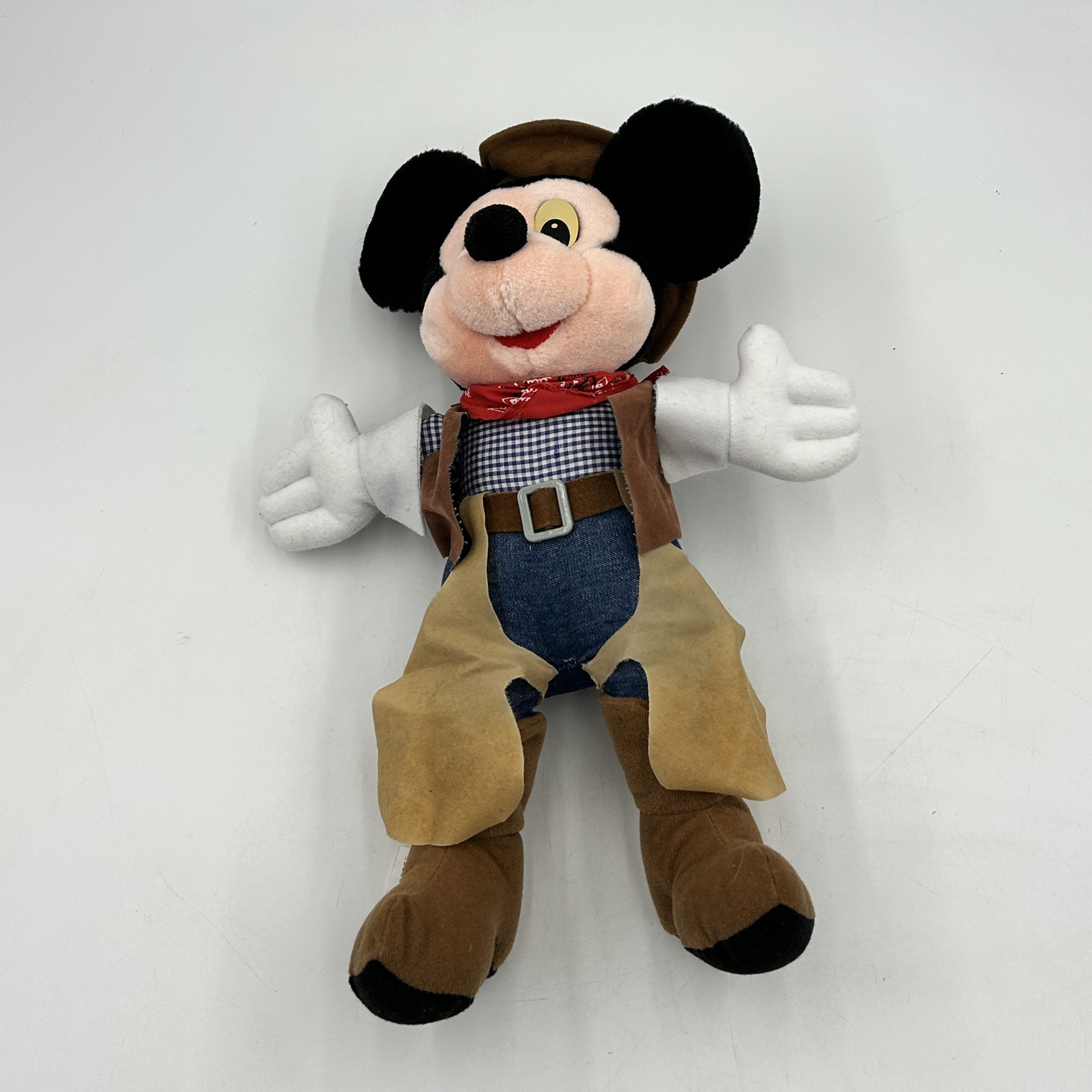 Voir photo 3 de Peluche Mickey Cow Boy Peluche Mickey Cow Boy Bon état reconditionné photo 3