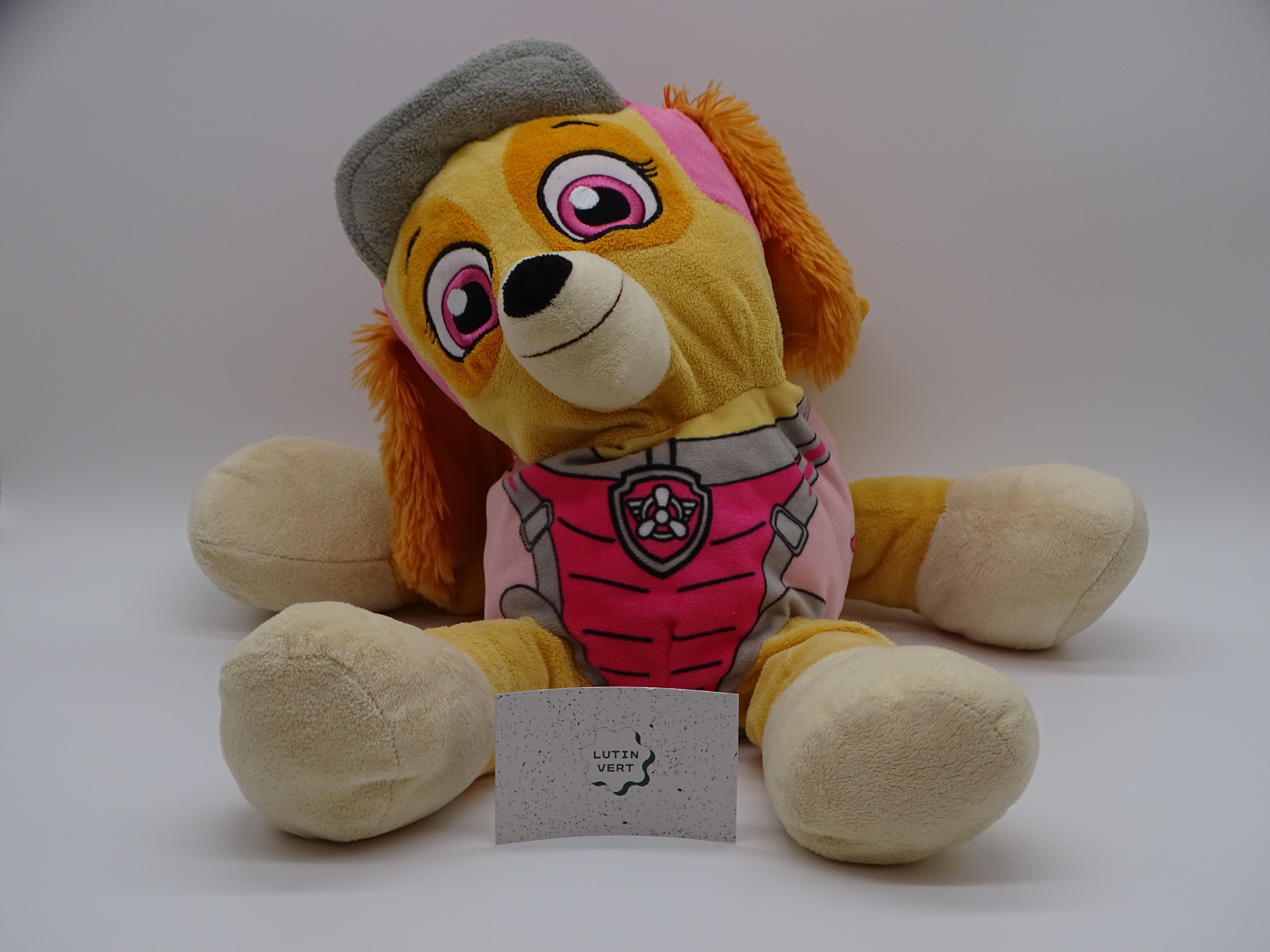 Acheter Peluche « Stella » de Paw Patrol d'occasion NICKELODEON - Dès 3 ans | Ref 13426 Très bon état - 15,00 € Peluche « Stella » de Paw Patrol d'occasion NICKELODEON - Dès 3 ans | Ref 13426 Très bon état reconditionné disponible sur Label Emmaüs