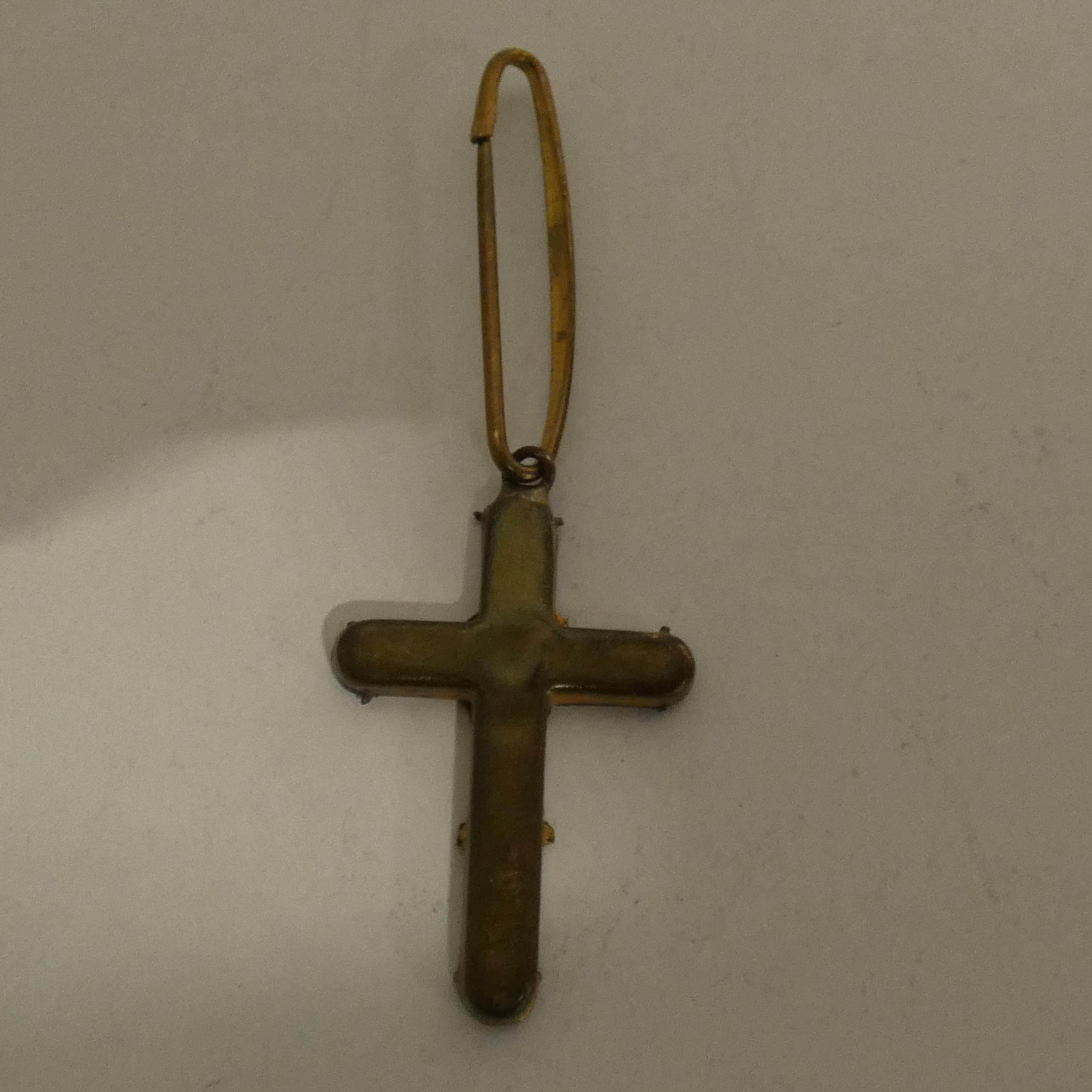 Voir photo 4 de Pendentif croix religieuse en micro-mosaïque Pendentif croix religieuse en micro-mosaïque Bon état reconditionné photo 4
