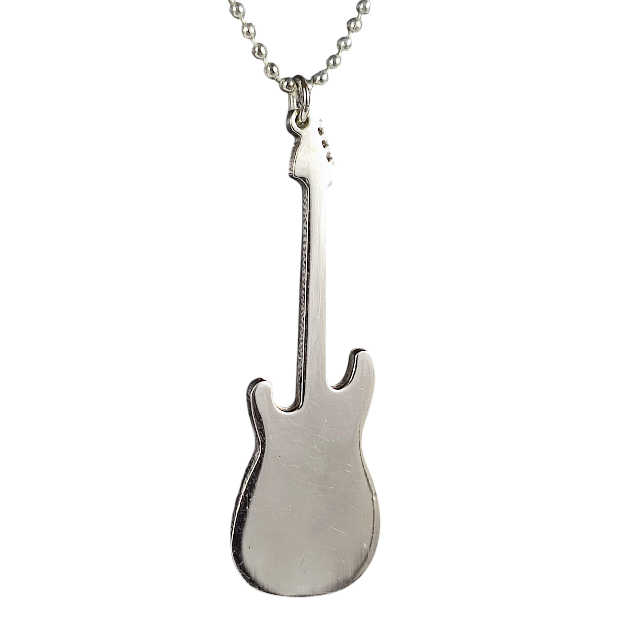 Voir photo 4 de Pendentif "Guitare" parfum Madame de Jean-Paul GAULTIER Pendentif "Guitare" parfum Madame de Jean-Paul GAULTIER Bon état reconditionné photo 4