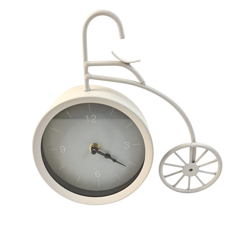 Acheter PENDULE en forme de grand Bi en métal blanc. Très bon état - 10,00 € PENDULE en forme de grand Bi en métal blanc. Très bon état reconditionné disponible sur Label Emmaüs