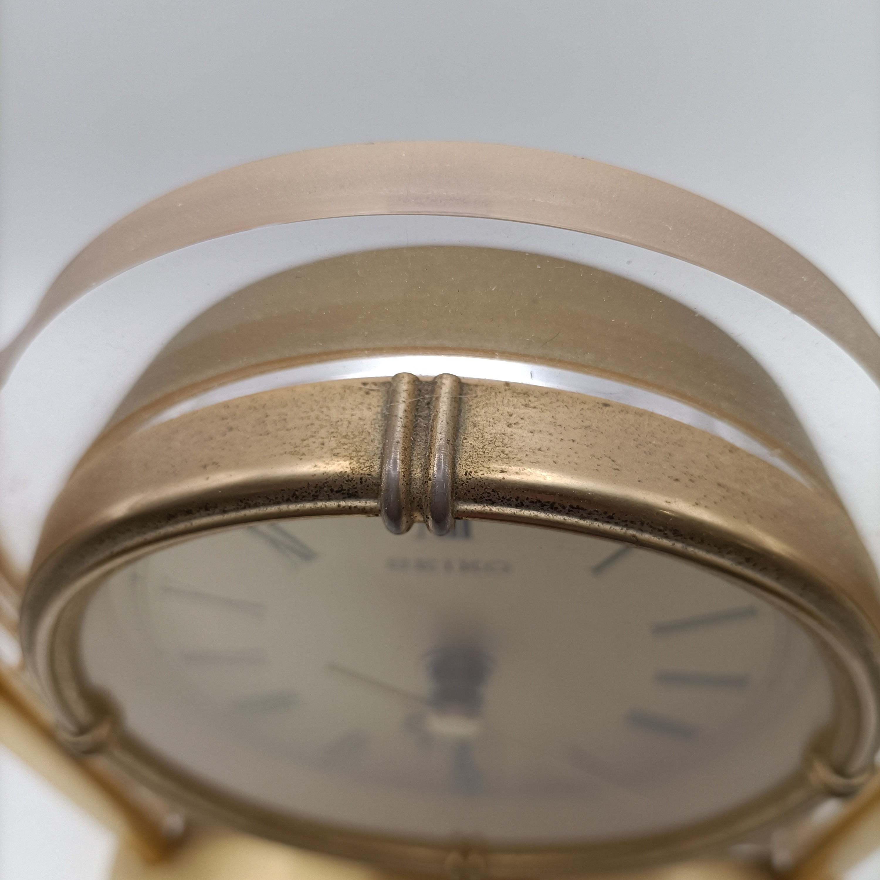 Voir photo 4 de Pendule Seiko vintage en métal doré – horloge de table design rétro chic Pendule Seiko vintage en métal doré – horloge de table design rétro chic Très bon état reconditionné photo 4