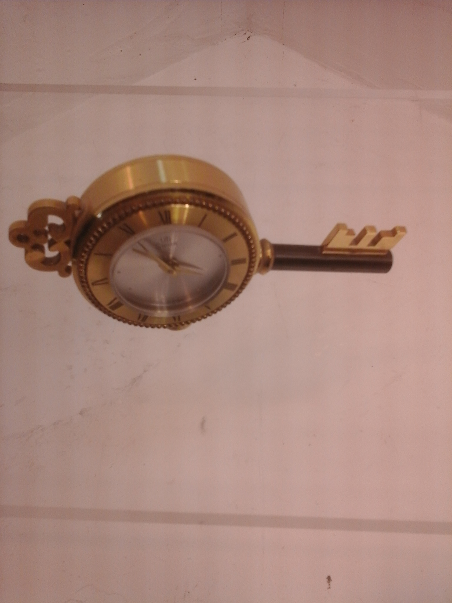 Voir photo 5 de Pendulette réveil UTI SUIZA des années 1960 Pendulette réveil UTI SUIZA des années 1960 Très bon état reconditionné photo 5
