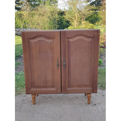Petit buffet campagnard en chêne Bon état - 80,00 € Petit buffet campagnard en chêne Bon état reconditionné disponible sur Rakuten