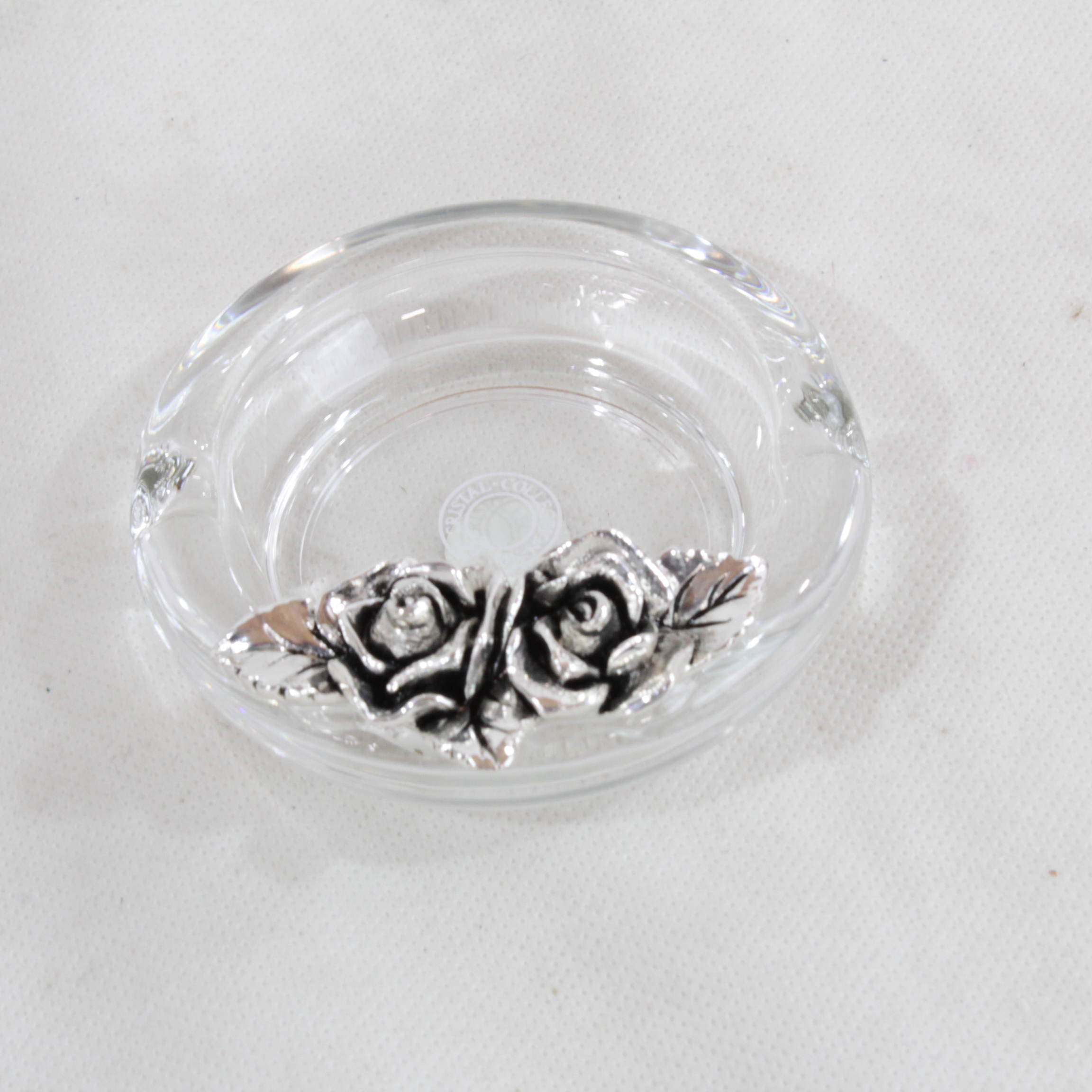 Petit cendrier STILARTE en verre et métal argenté - 10,00 € Petit cendrier STILARTE en verre et métal argenté reconditionné disponible sur Label Emmaüs