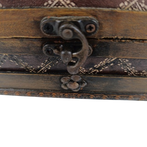 Voir photo 2 de Petit coffre en bois avec motifs & fermoir Petit coffre en bois avec motifs & fermoir État correct reconditionné photo 2