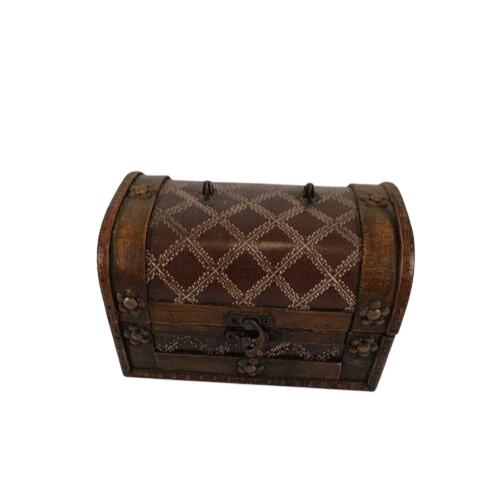 Petit coffre en bois avec motifs & fermoir État correct - 12,00 € Petit coffre en bois avec motifs & fermoir État correct reconditionné disponible sur Label Emmaüs