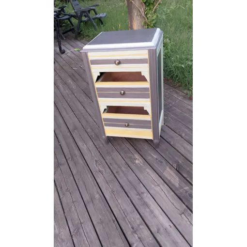Petit Meuble D Appoint, En Bois Repeint Style Vintage Bon état - 160,00 € Petit Meuble D Appoint, En Bois Repeint Style Vintage Bon état reconditionné disponible sur Rakuten