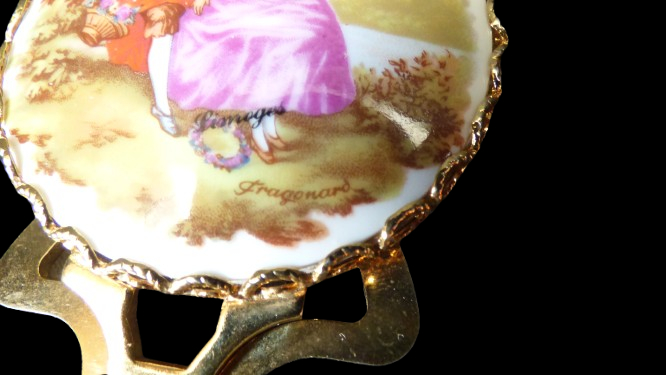 Voir photo 3 de Petit miroir de poche avec dos en porcelaine - Fragonard Petit miroir de poche avec dos en porcelaine - Fragonard Bon état reconditionné photo 3