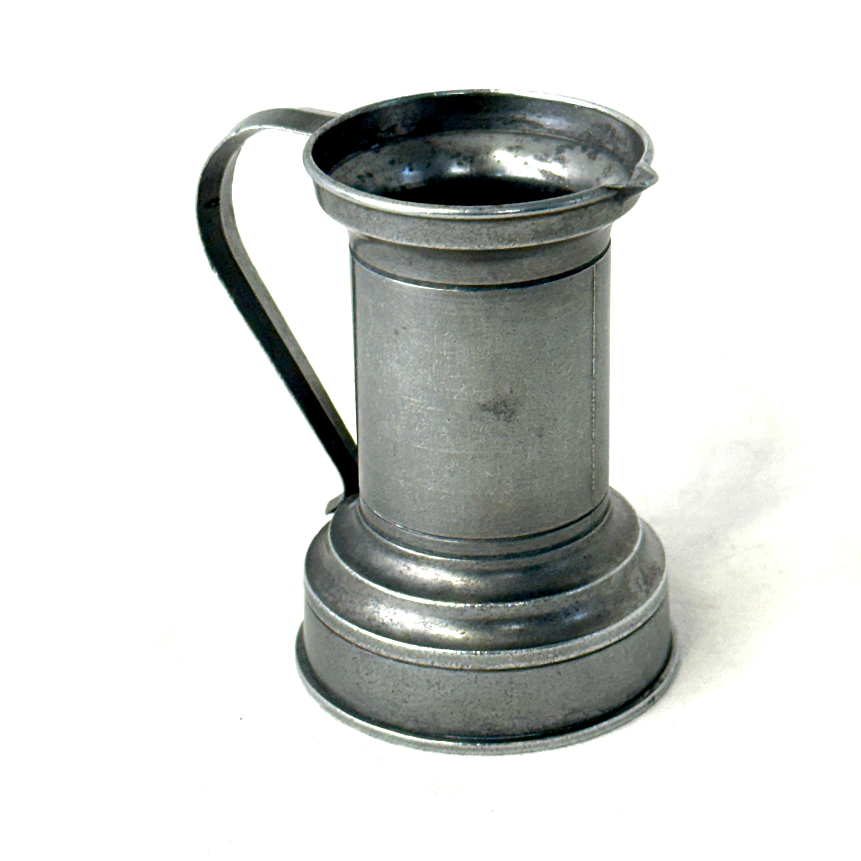 Voir photo 2 de Petit pichet publicitaire en étain Yves Rocher vintage Petit pichet publicitaire en étain Yves Rocher vintage Bon état reconditionné photo 2