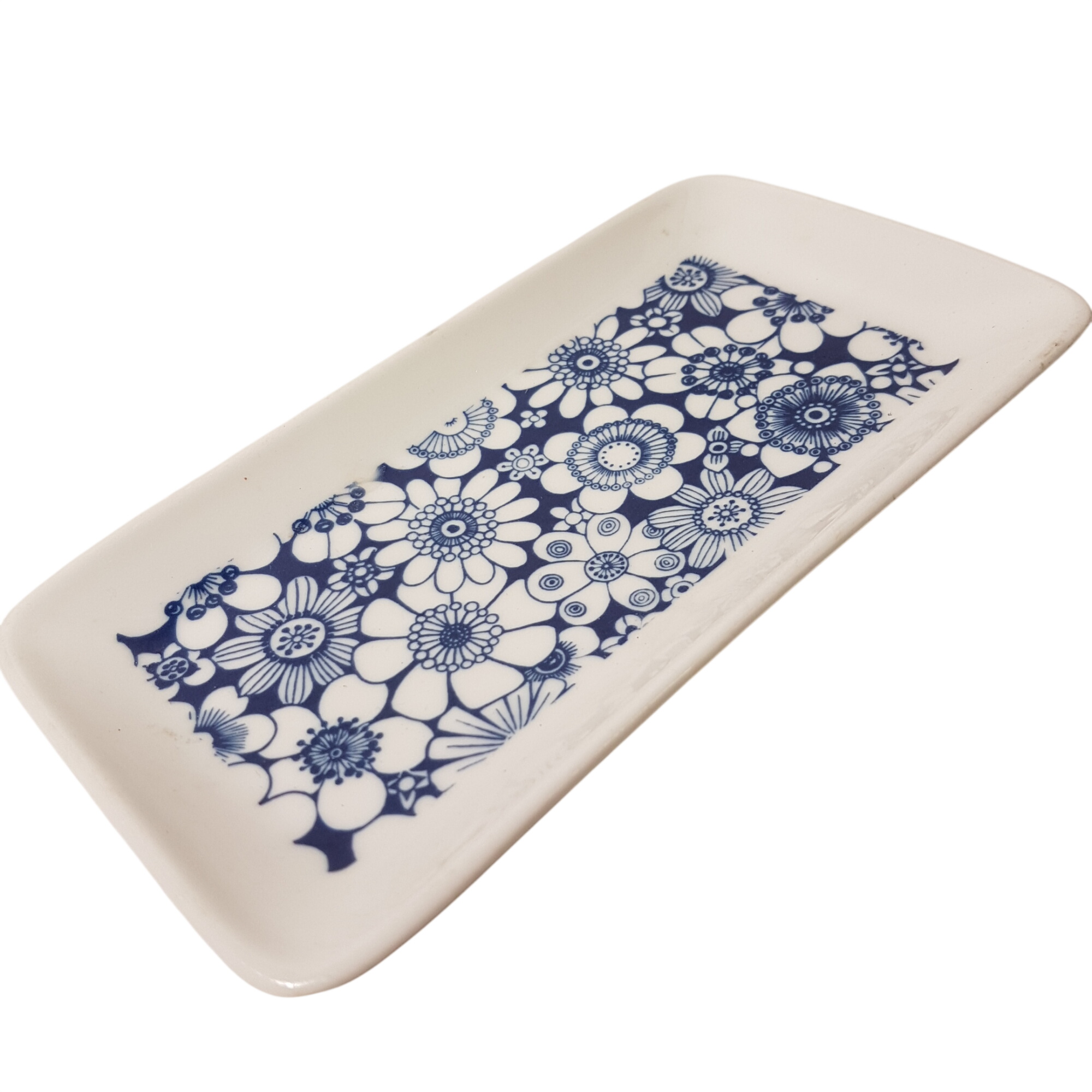 Petit plateau Bavière esprit vintage Parfait état - 10,00 € Petit plateau Bavière esprit vintage Parfait état reconditionné disponible sur Label Emmaüs