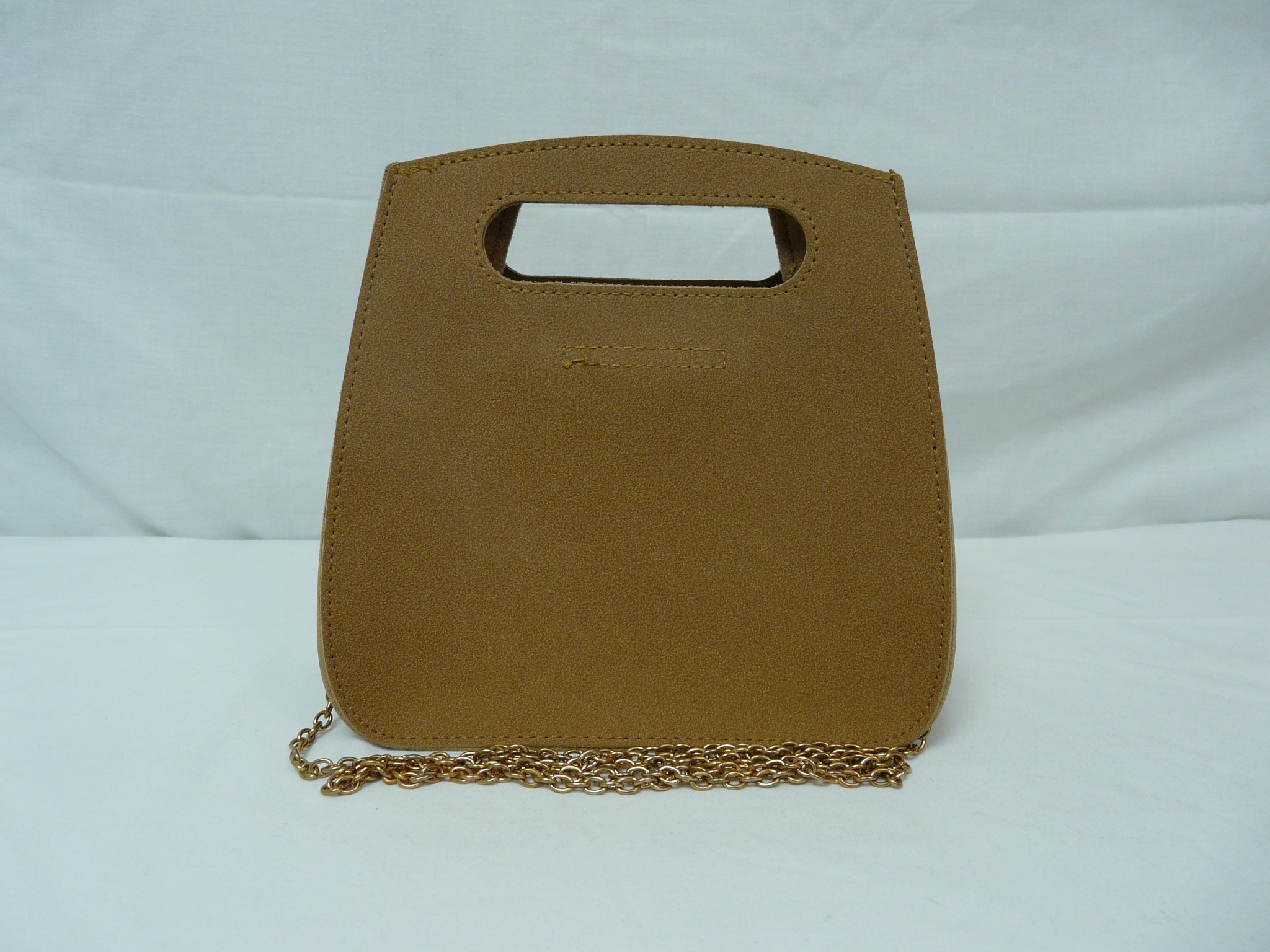 Voir photo 2 de Petit sac chainette effet cuir - My Little Box X Nat & Nin Petit sac chainette effet cuir - My Little Box X Nat & Nin Parfait état reconditionné photo 2