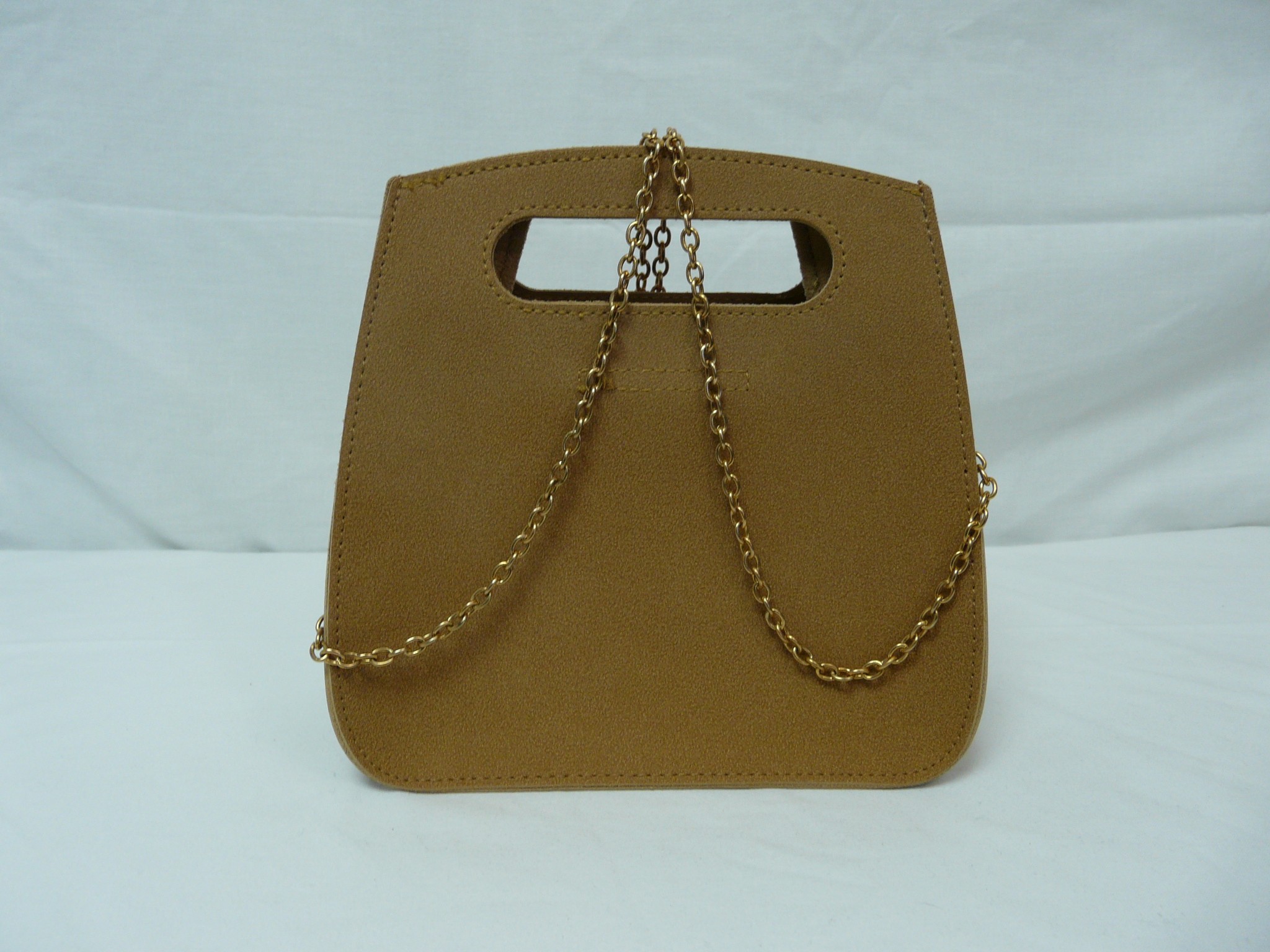 Voir photo 5 de Petit sac chainette effet cuir - My Little Box X Nat & Nin Petit sac chainette effet cuir - My Little Box X Nat & Nin Parfait état reconditionné photo 5